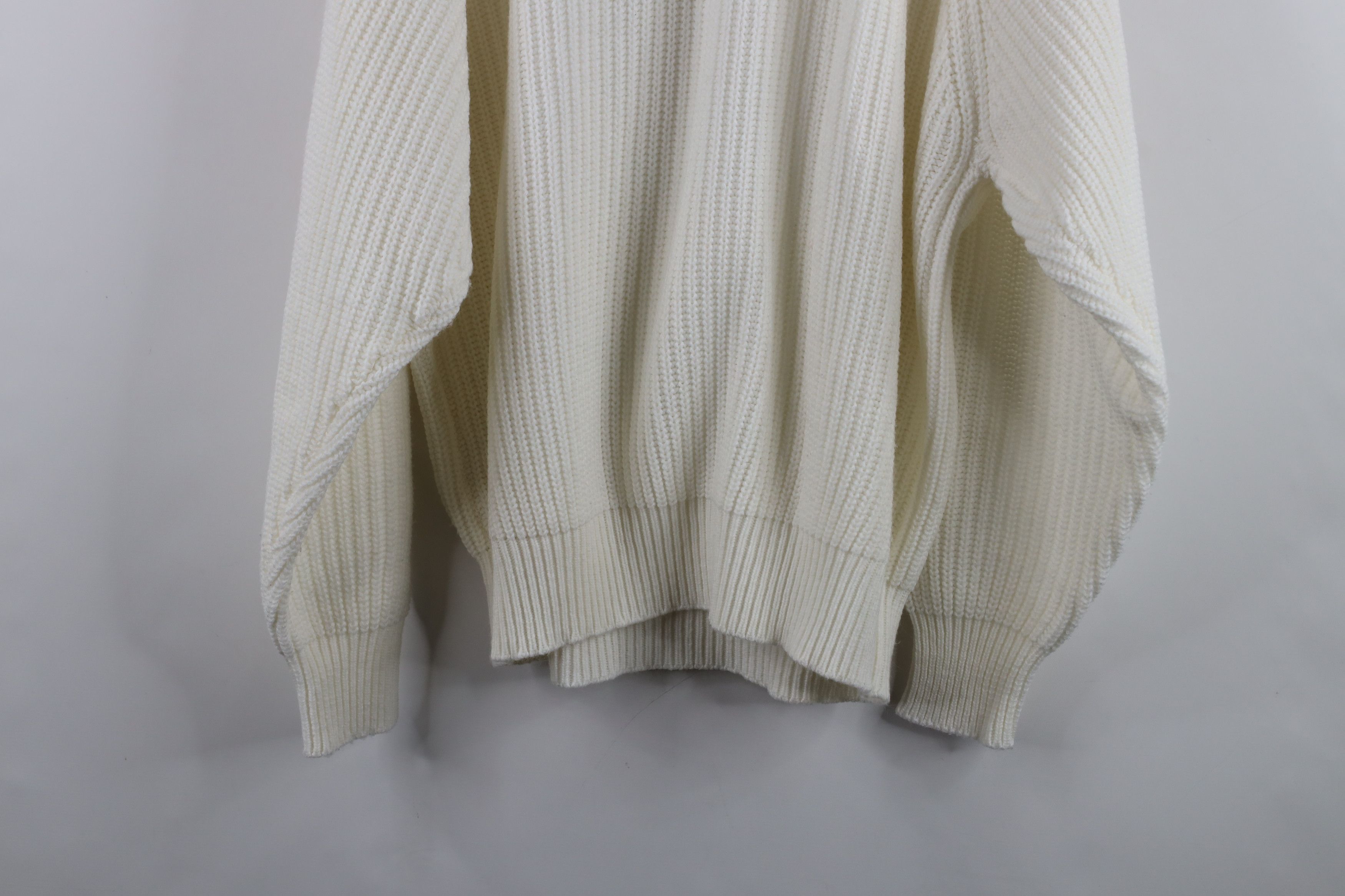 Vintage Vintage 90s Streetwear Ribbed Knit Crewneck Sweater White Size US XL / EU 56 / 4 - 10 Thumbnail