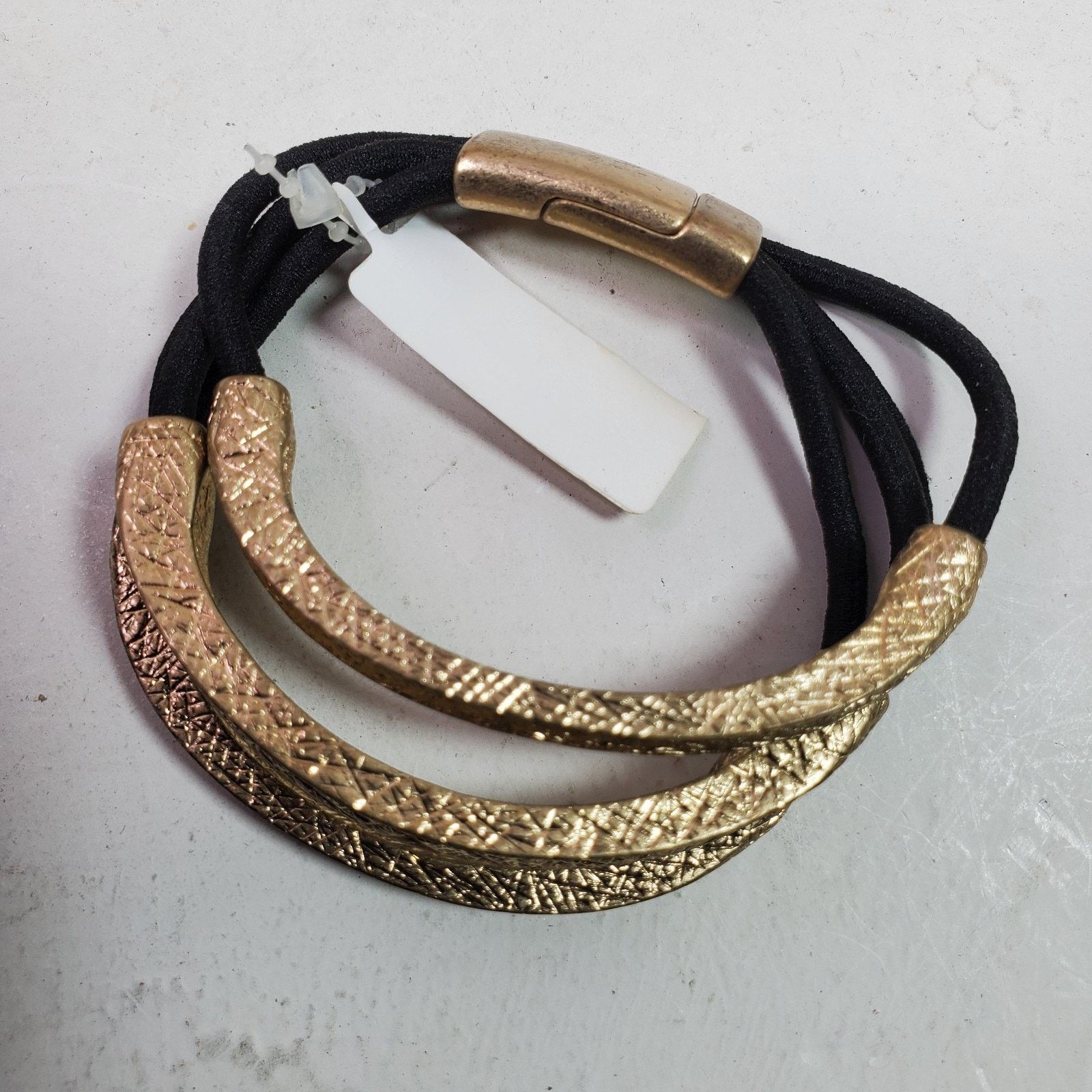 The Unbranded Brand Casual Career Wrap Bracelet Gold Tone NOS Mag Clasp Size ONE SIZE - 2 Thumbnail