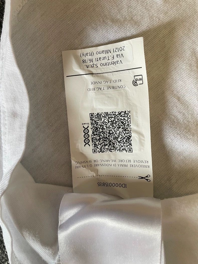 Valentino Valentino white short sleeves 2505-Nextarrow Size US S / EU 44-46 / 1 - 8 Thumbnail