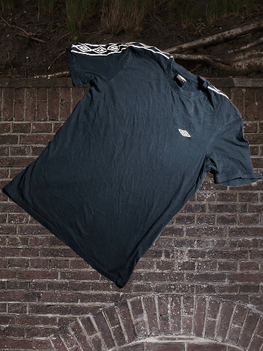 Umbro × Vintage T Shirt Logo Navy Vintage Umbro 90s Size US L / EU 52-54 / 3 - 1 Thumbnail