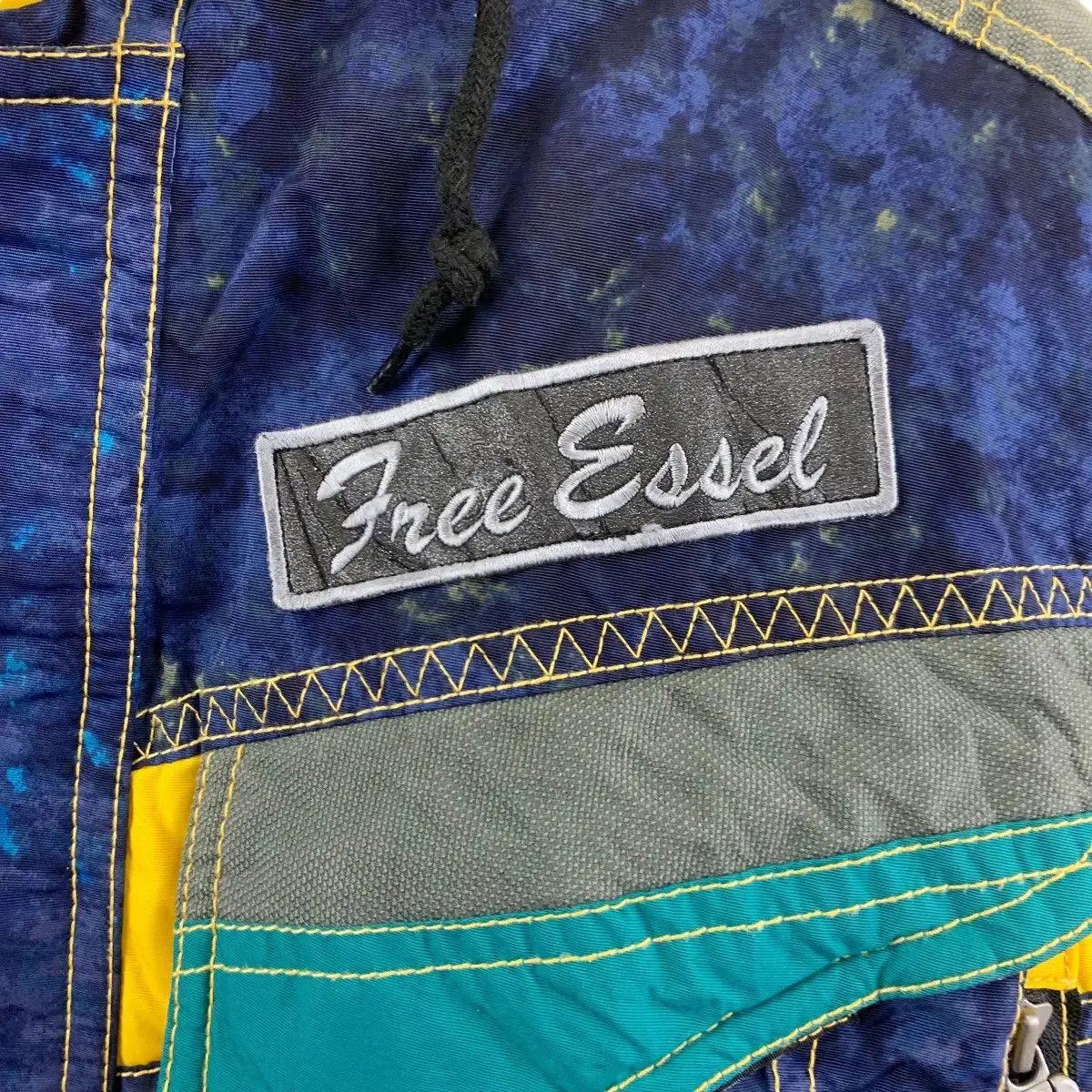 Vintage Vintage FREE ESSEL JAPANA Outdor Ski Jacket Heavy Coat Size US L / EU 52-54 / 3 - 3 Thumbnail