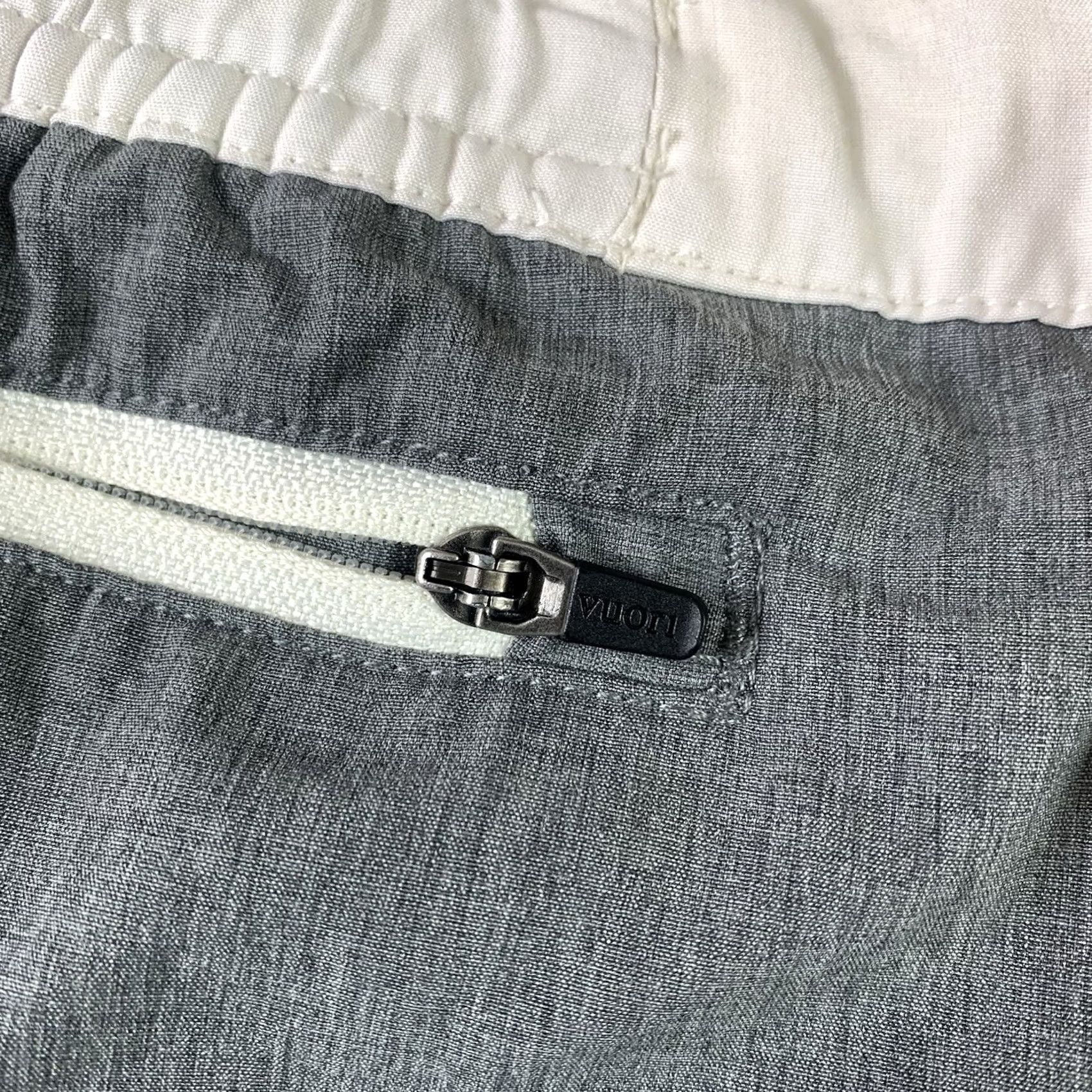 Vuori Vuori Tavi Shorts Womens Small Gray 2" Athletic Gym Running Yoga VW361 Size 28" / US 6 / IT 42 - 2 Thumbnail