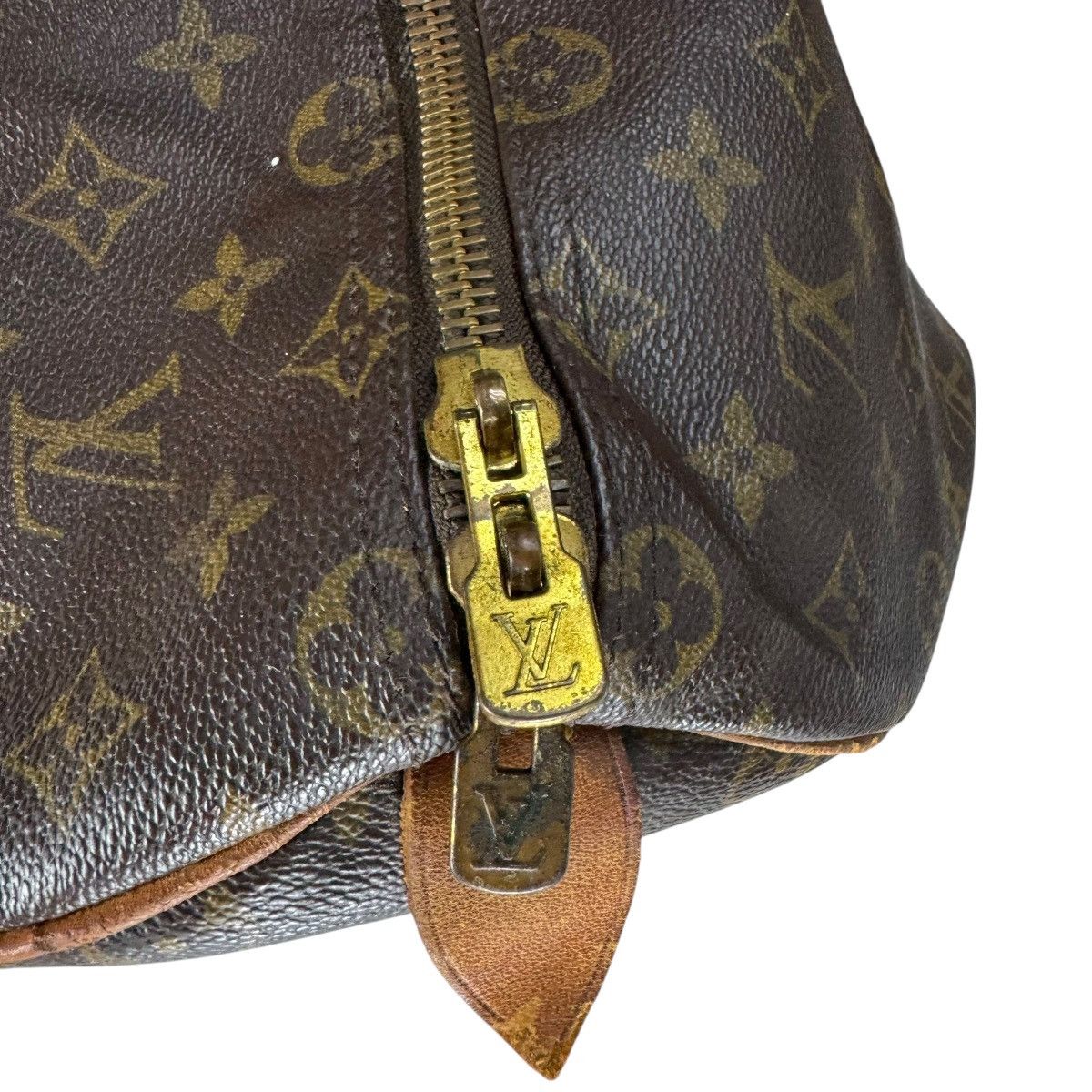 Louis Vuitton 🔥80s LOUIS VUITTON 1988 MONOGRAM KEEPAL 45 HANDBAG Size ONE SIZE - 11 Thumbnail