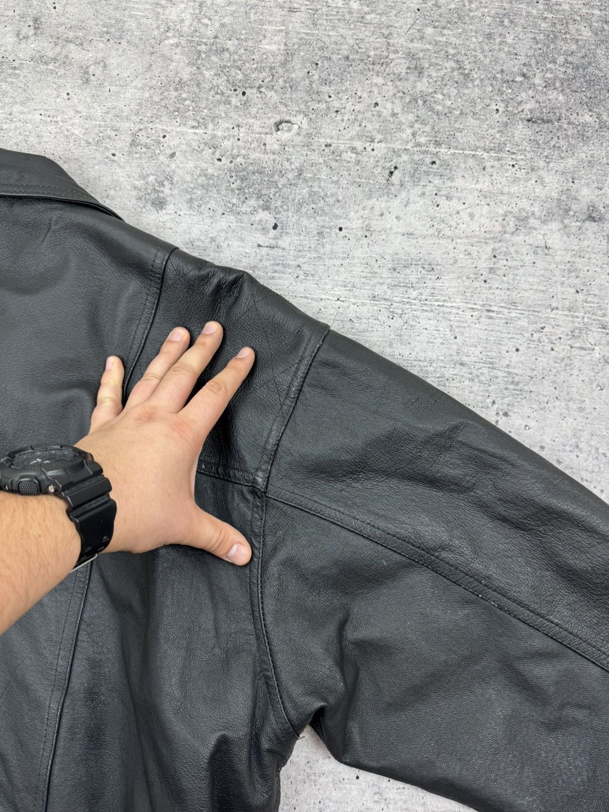 Vintage Vintage Genuine Leather Classic Bomber Leather Jacket Size L Size US L / EU 52-54 / 3 - 18 Thumbnail