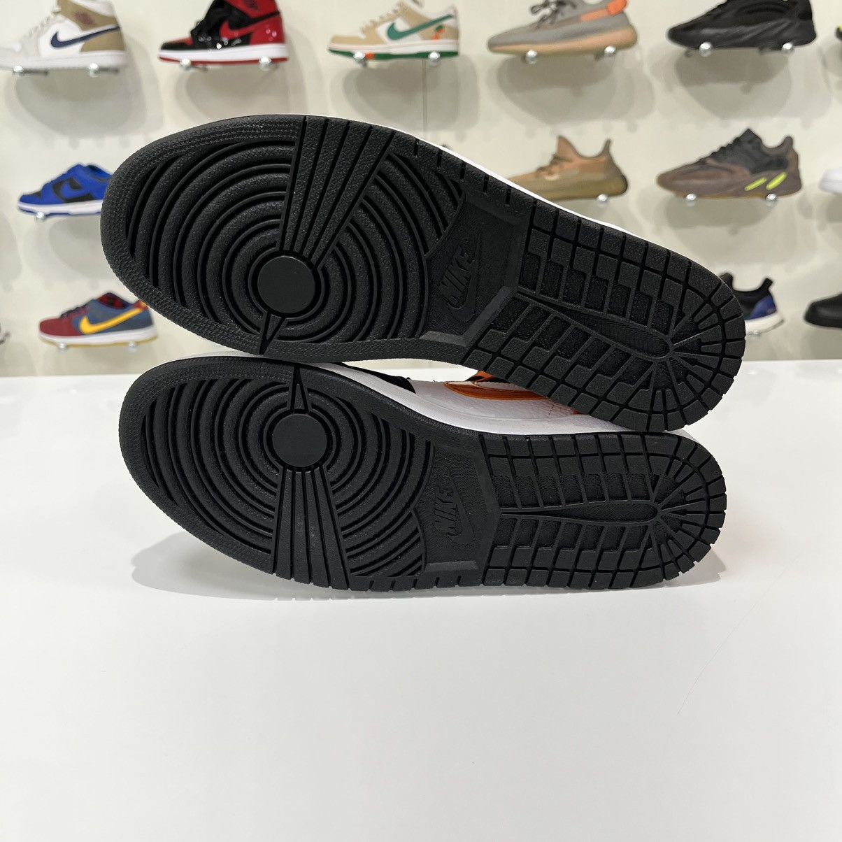 Nike Air Jordan 1 Mid Shattered Backboard Size US 10 / EU 43 - 10 Thumbnail