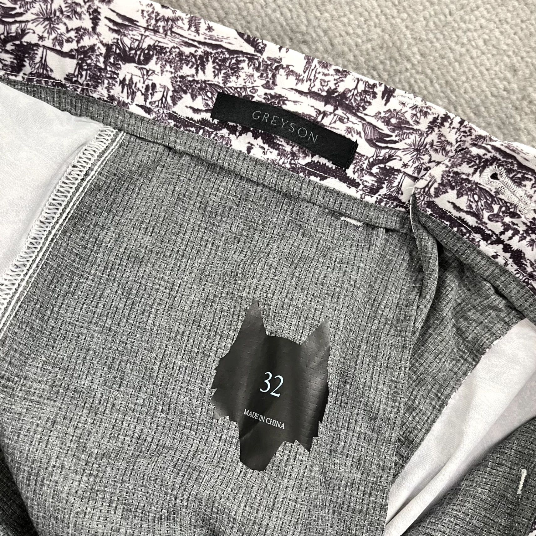 Vintage Greyson Shorts Mens 32 / 10" AOP Wolf Print Gray Golf Performance Chino Size US 32 / EU 48 - 3 Thumbnail