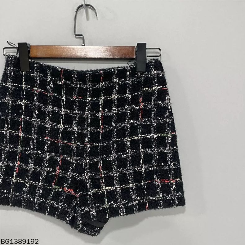 Chanel Chanel 22K Tweed Logo Shorts Size 33" - 3 Thumbnail