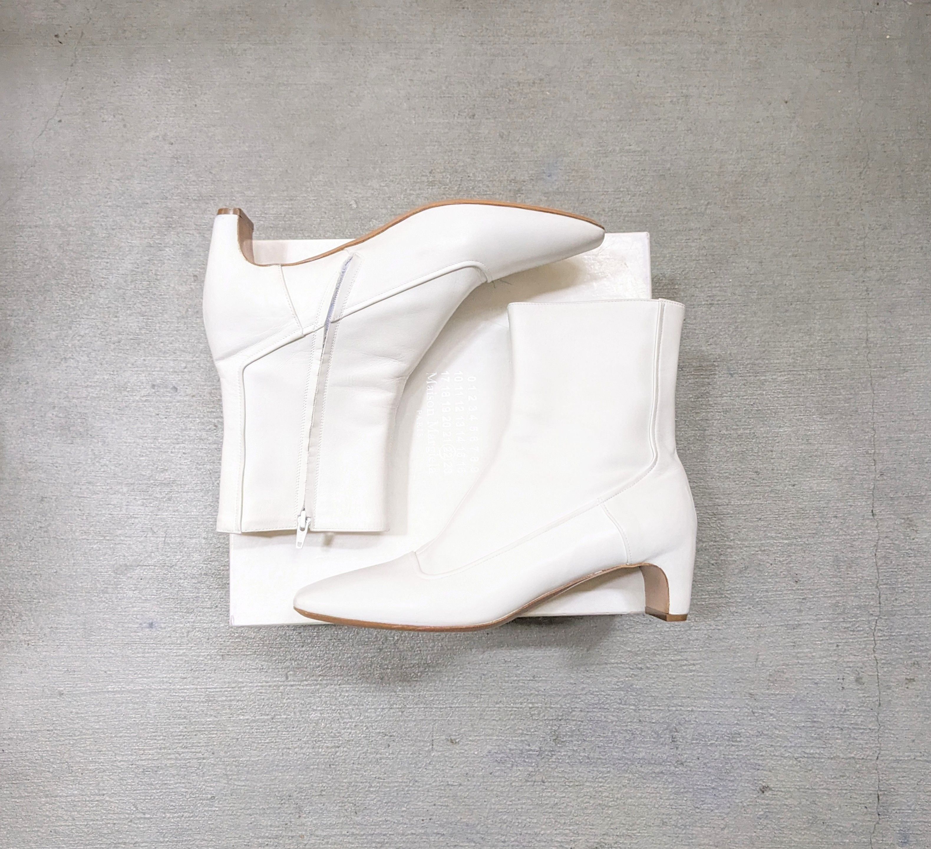 Maison Margiela Maison Margiela Boots Heels White Leather 7 40 Side Zip Size US 7 / EU 40 - 1 Thumbnail