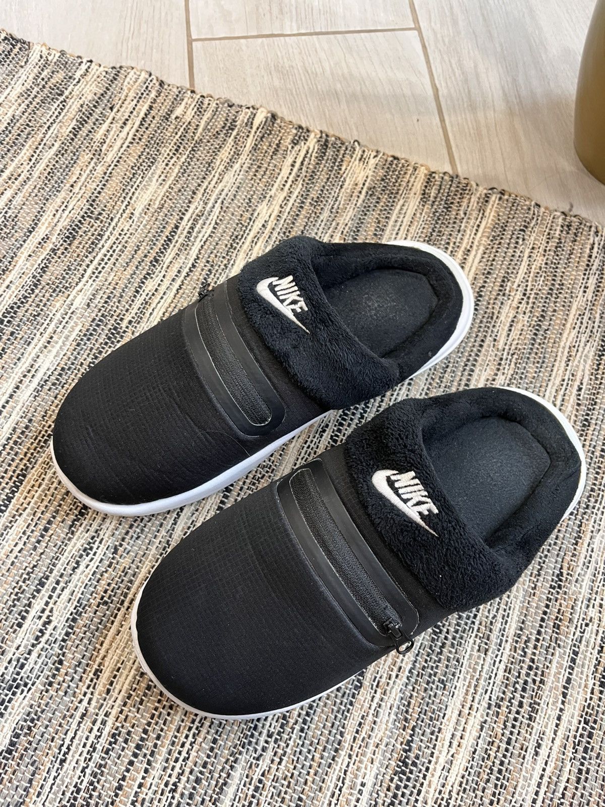 Nike × Vintage Nike Burrow Slide Fleece Outdoor Slipper Black Unisex Size US 8 / EU 41 - 7 Thumbnail