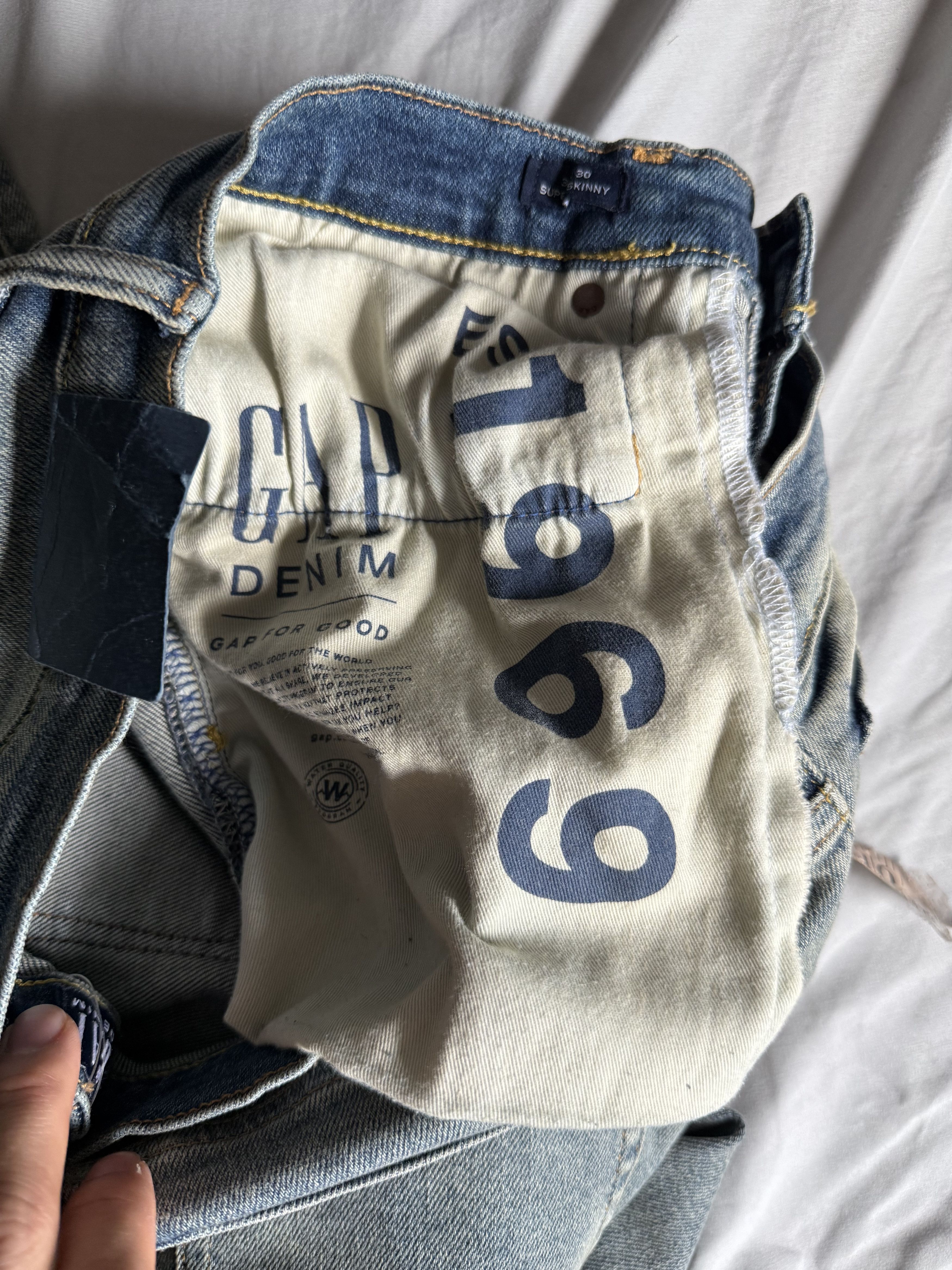 Gap Gap 1969 Skinny Jeans with GapFlex MAX 33x30 $89.95 Size US 33 - 4 Thumbnail
