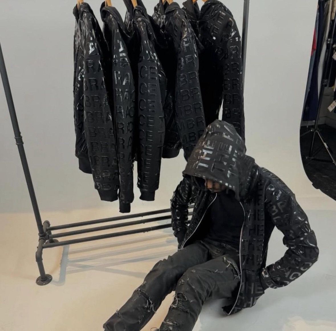 Other Embrace The Pain 2003 Zip Up Size US S / EU 44-46 / 1 - 16 Thumbnail