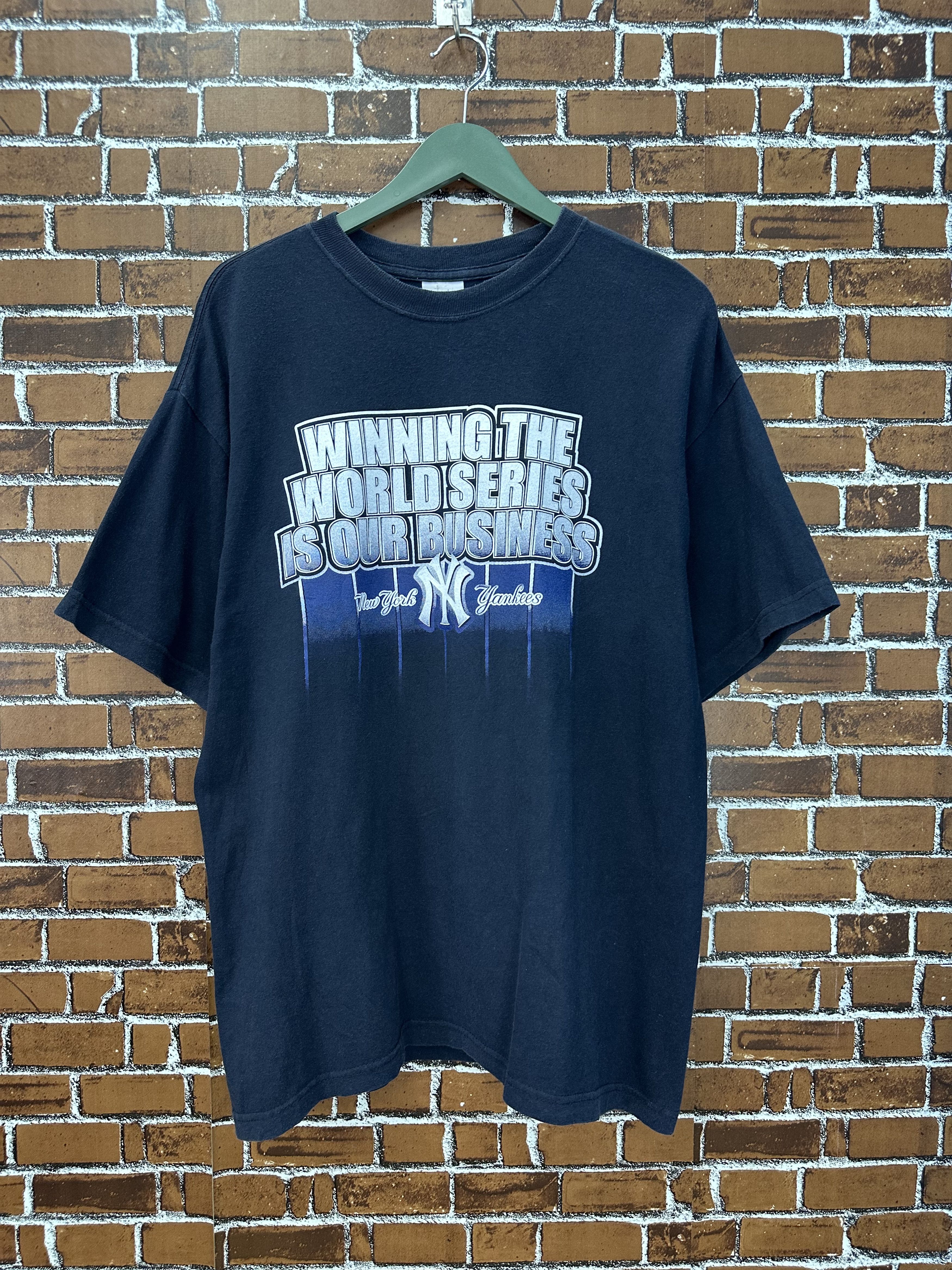 New York Yankees Vintage New York Yankees Majestic Tshirt A1045 Size US L / EU 52-54 / 3 - 1 Thumbnail