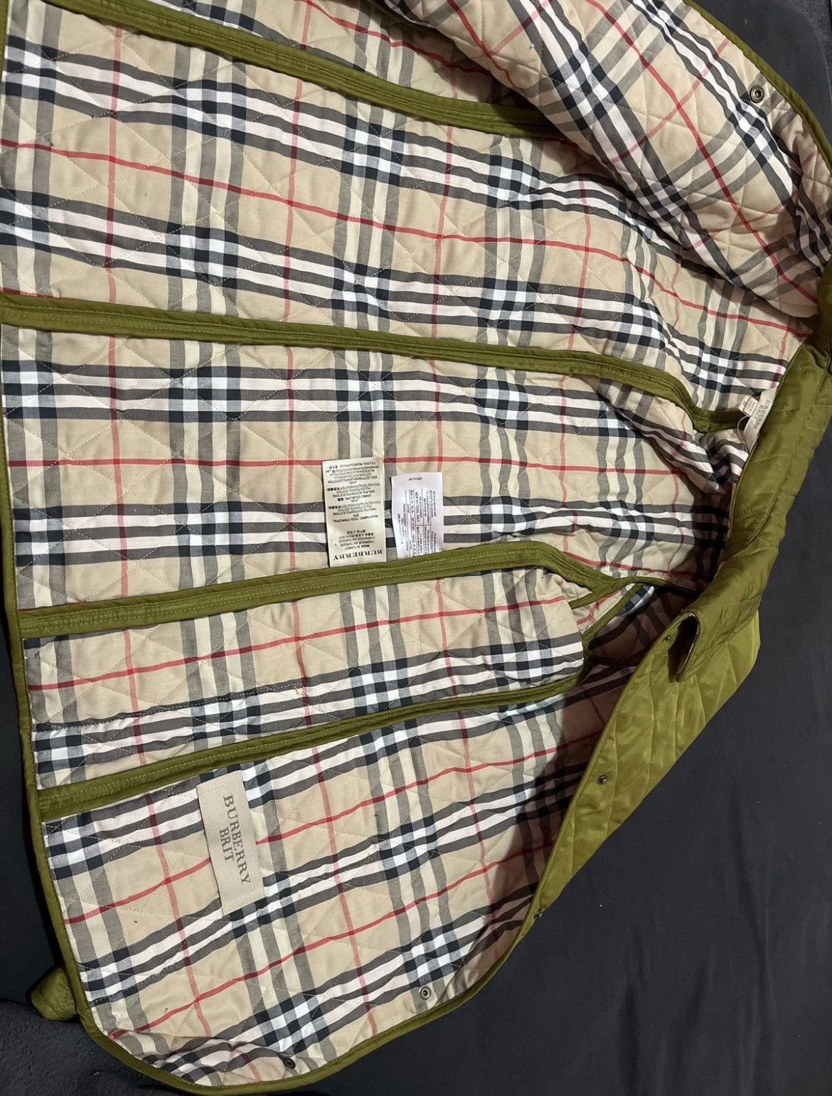 Burberry Burberry diamond quilted jacket Size M / US 6-8 / IT 42-44 - 2 Thumbnail
