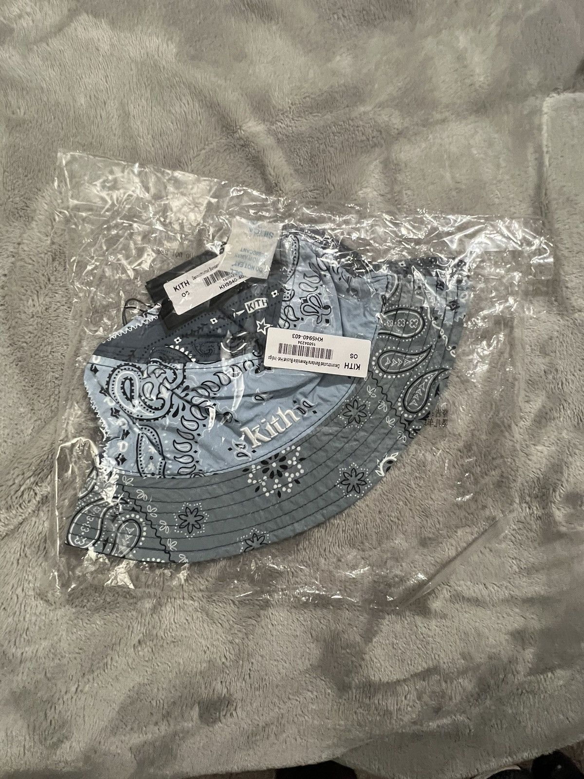 kith deconstructed bandana bucket hat-