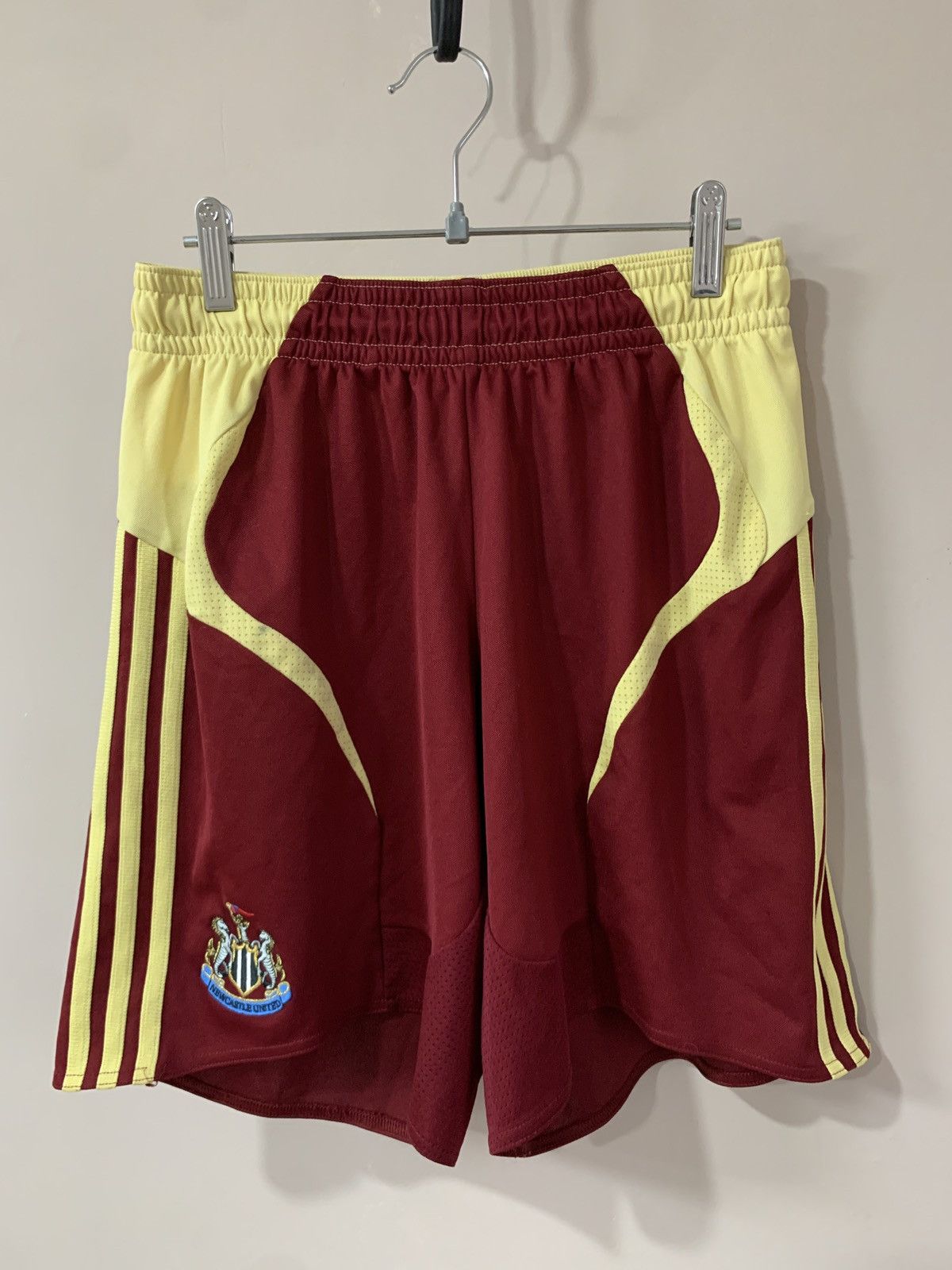 Adidas × Vintage Newcastle United Goalkeeper Football Shorts Vintage Adidas Size US 32 / EU 48 - 1 Thumbnail