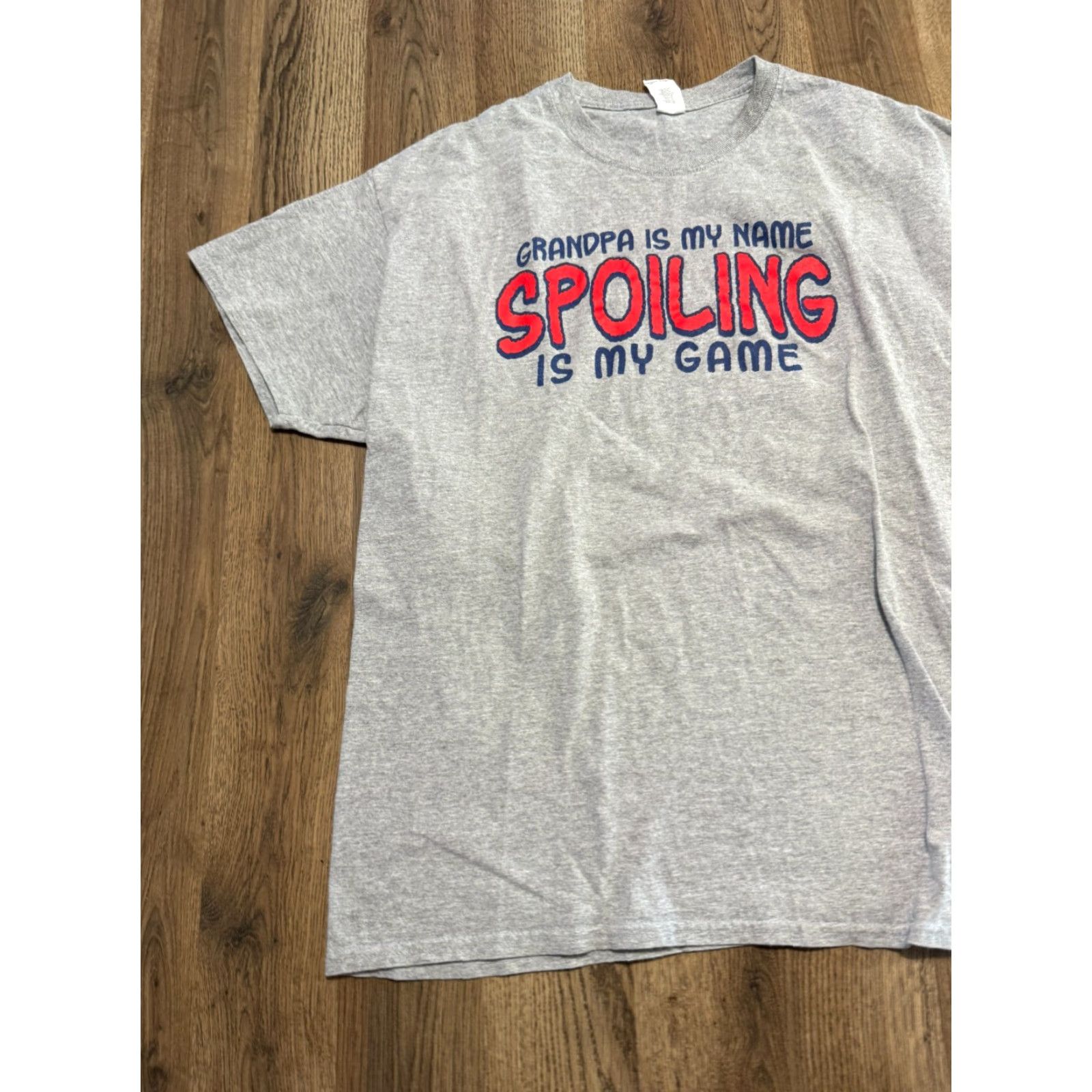 Gildan Gildan Shirt Mens XL Grey Red Blue "Grandpa is my name spoiling is my game" - T-Shirt - Regular - Cotton - Crew Neck - Short Sleeve - Gray - Men Size US XL / EU 56 / 4 - 3 Thumbnail