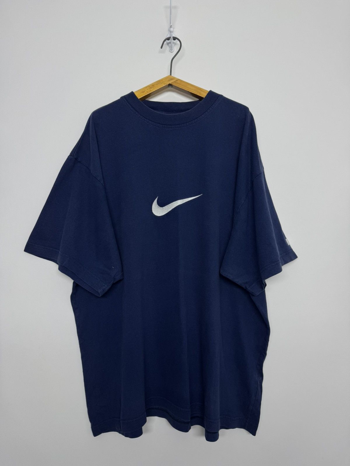 Nike Vintage Y2k Nike Center Big Swoosh Logo T-Shirt Size US XL / EU 56 / 4 - 3 Thumbnail