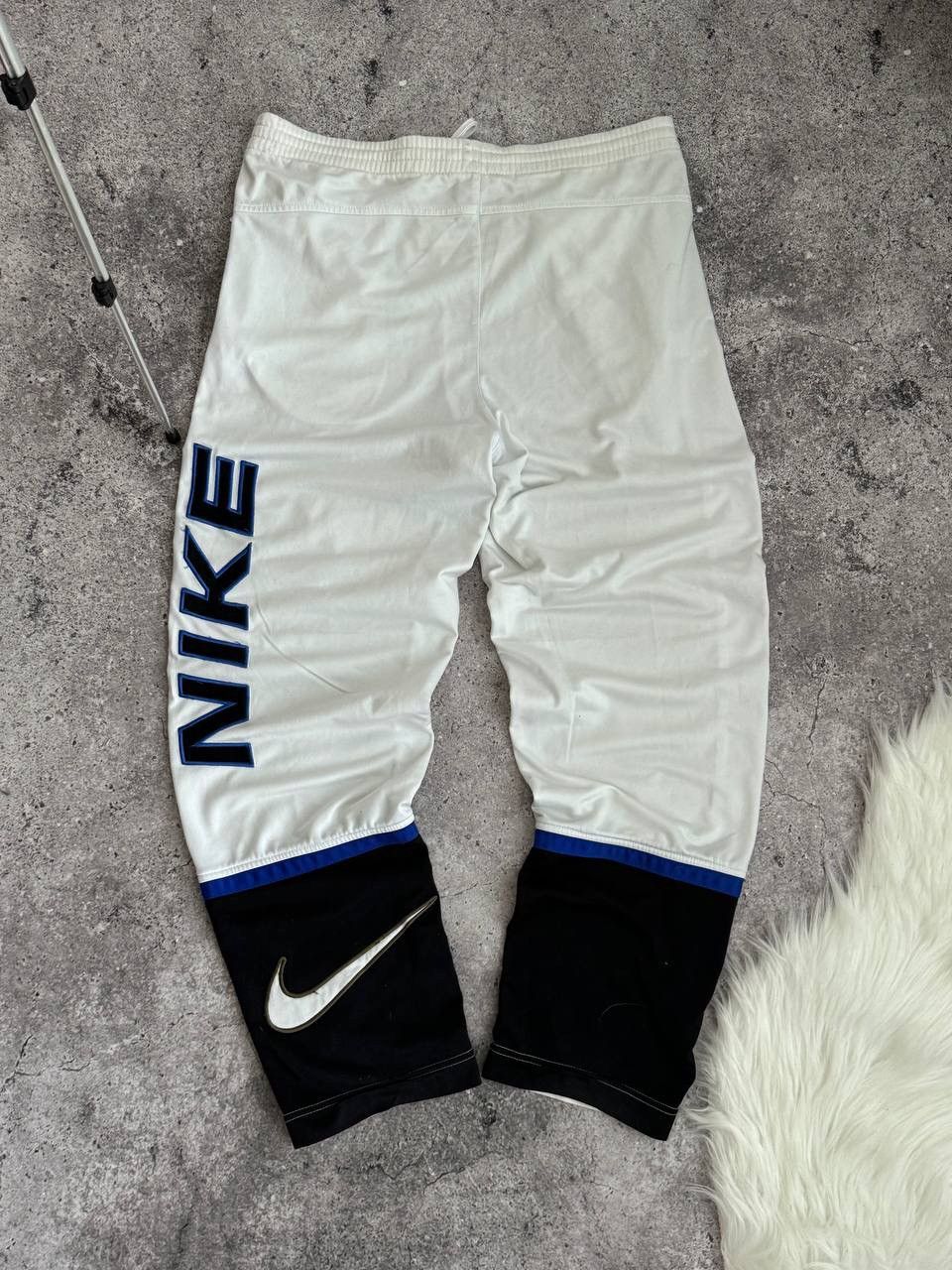 Nike Vintage Nike big swoosh Y2K white baggy pants Size US 30 / EU 46 - 13 Thumbnail