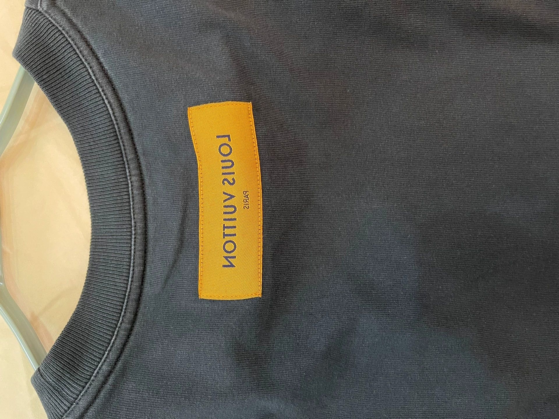 Louis Vuitton LV Dark Gray Classic T - shirt M (New, Authentic) Size US M / EU 48-50 / 2 - 6 Thumbnail