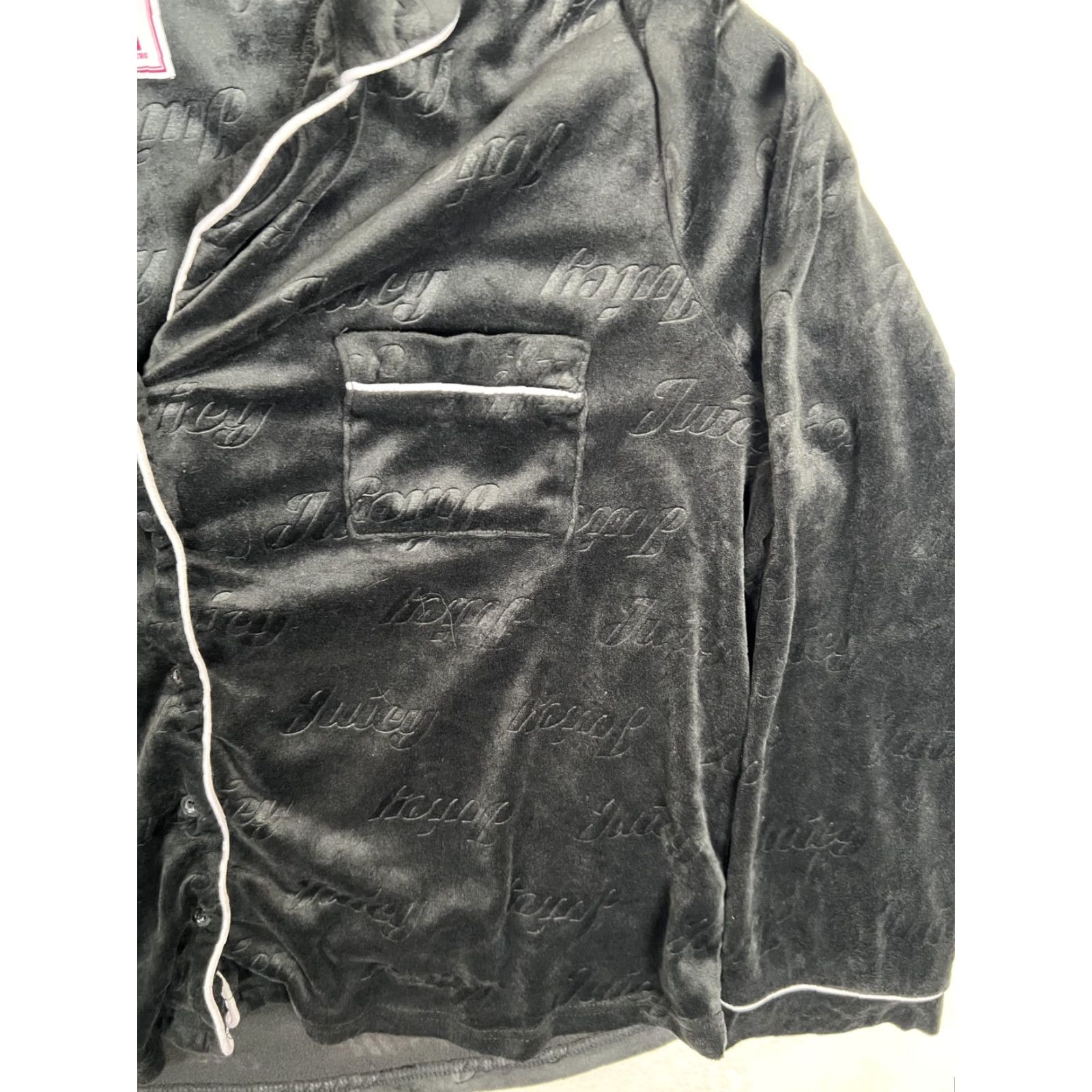 Juicy Couture VINTAGE Juicy Couture Pajama Top Womens Large Black Velour Logo Sleep Button Size L / US 10 / IT 46 - 2 Thumbnail