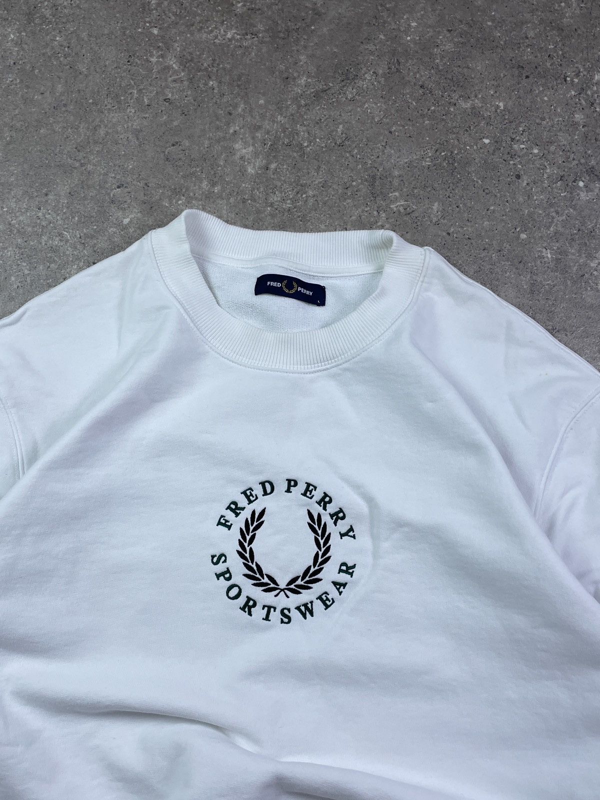 Fred Perry Vintage Fred Perry Big Logo Sweatshirt Jumper Y2K Rare Size US L / EU 52-54 / 3 - 2 Thumbnail