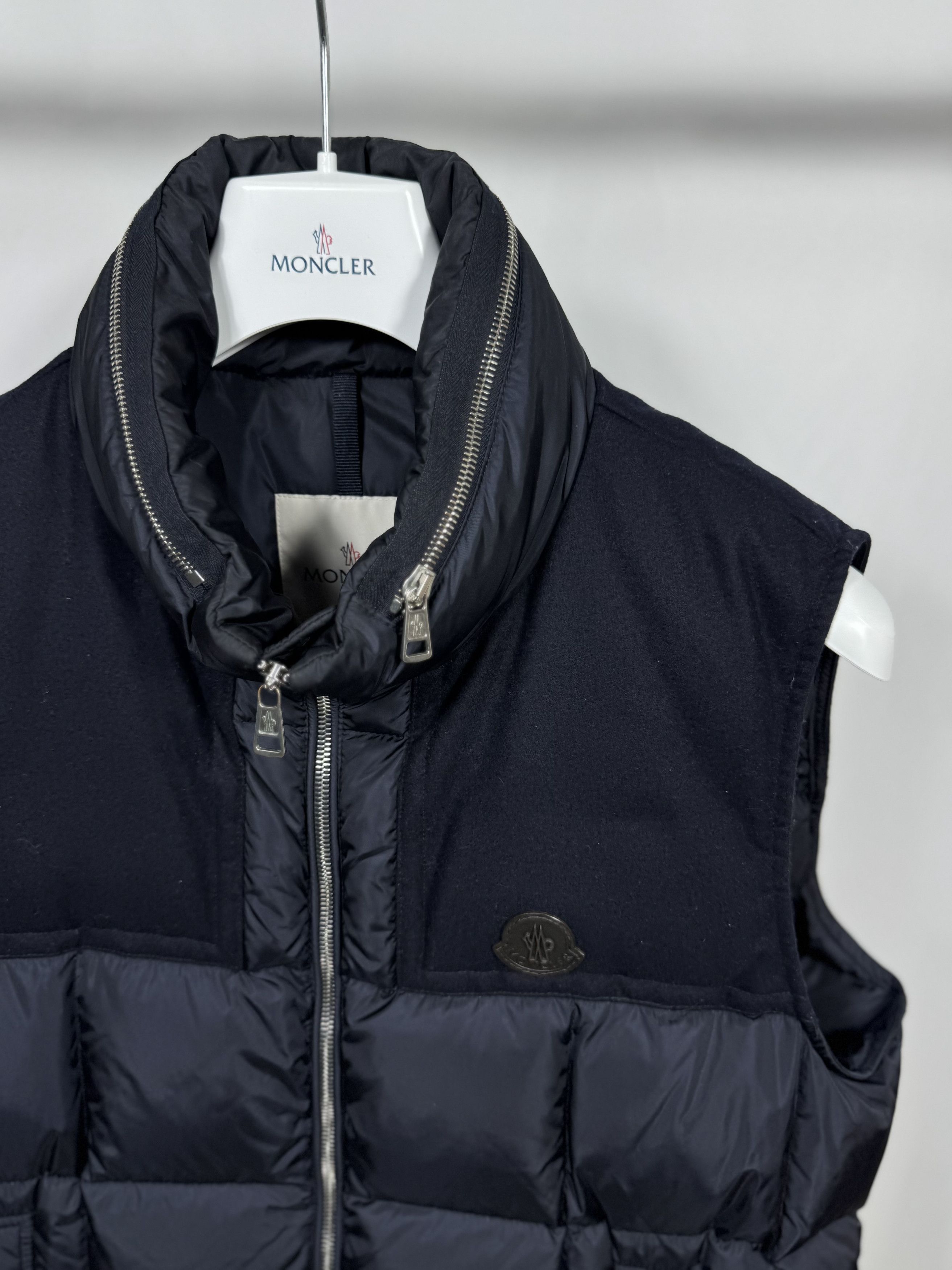 Moncler Moncler Cesar Gilet Size US L / EU 52-54 / 3 - 2 Thumbnail
