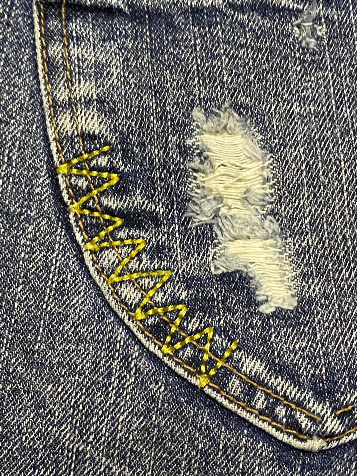 Le Grande Bleu (L.G.B.) Vintage Japanese Brand Thunder Distressed Little Bootcut Size US 35 - 11 Thumbnail
