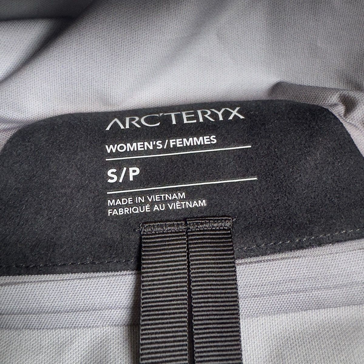 Arc'teryx × Beams Plus Arc'teryx x BEAMS Women's Beta Jacket Tranquil Size S / US 4 / IT 40 - 6 Thumbnail