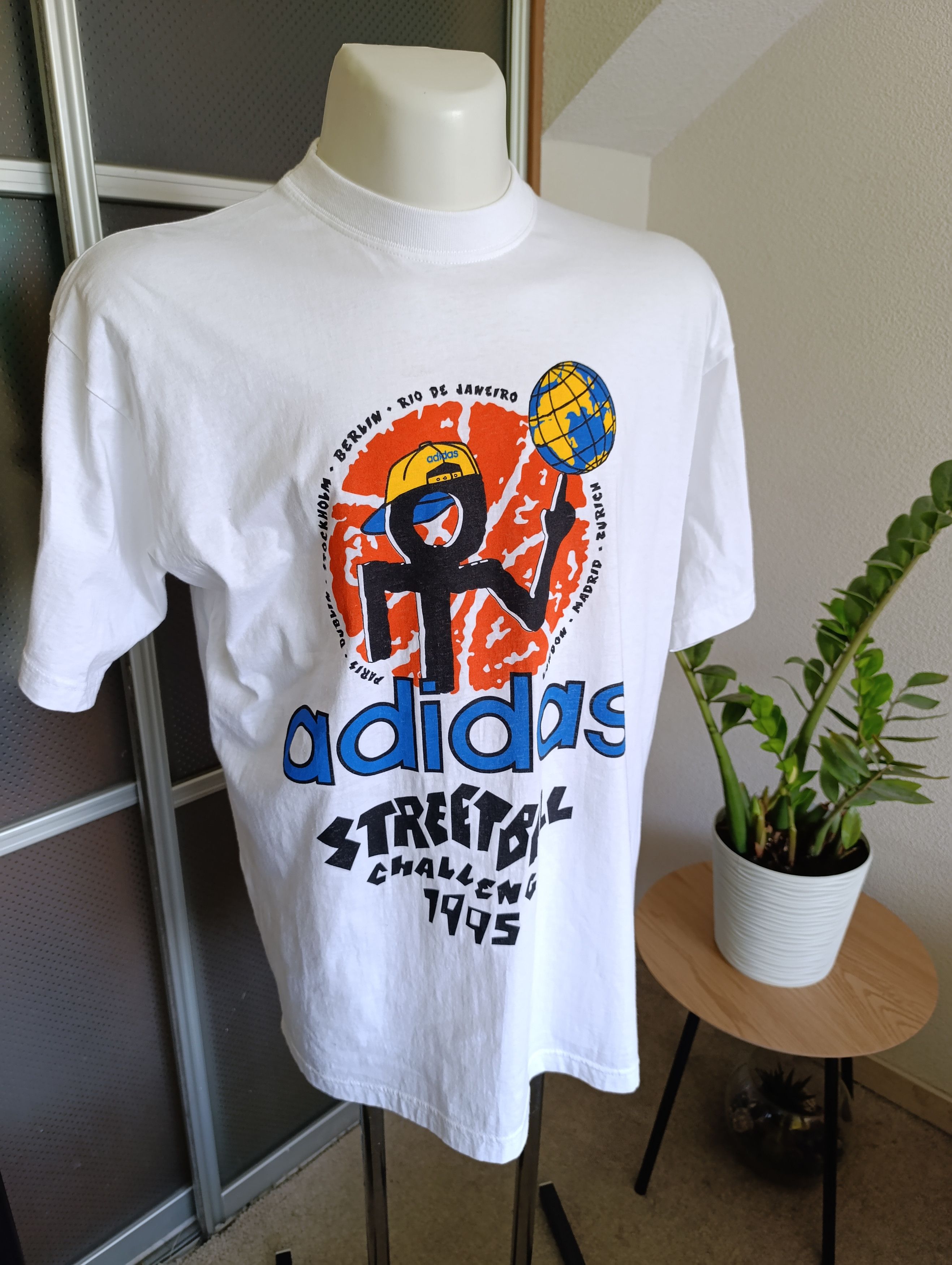 Adidas ADIDAS STREETBALL CHALLENGE 1995 VINTAGE BIG LOGO SHIRT Size US XL / EU 56 / 4 - 2 Thumbnail