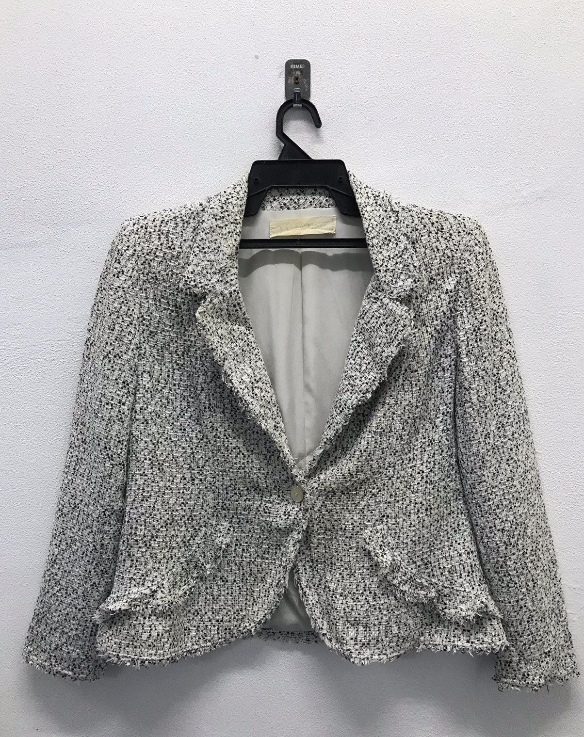 Valentino × Vintage Vintage Valentino Made In Italy Blazer Size M / US 6-8 / IT 42-44 - 1 Thumbnail