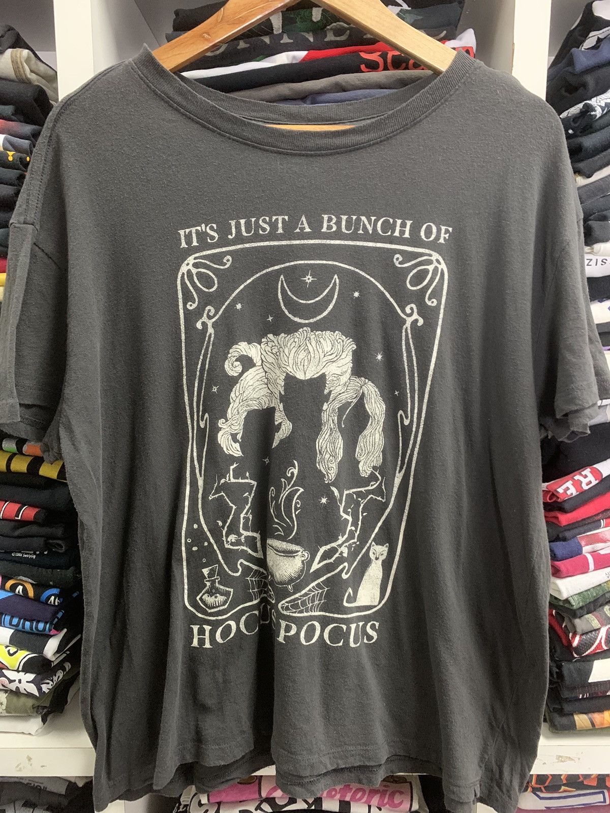 Disney × Vintage Hocus Pocus Movie by Disney Size US XL / EU 56 / 4 - 2 Thumbnail