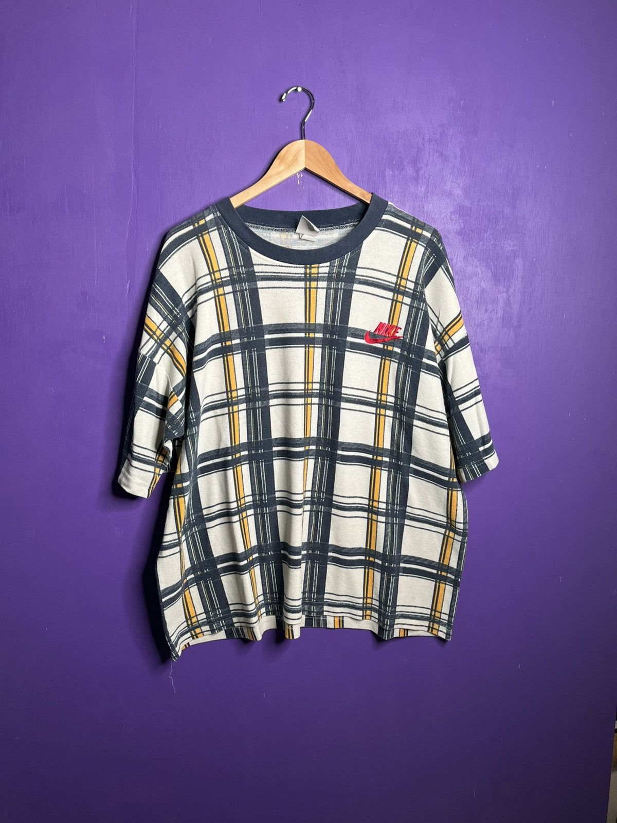 Nike × Vintage Vintage 90s Nike plaid textured chest logo t-shirt Size US XXL / EU 58 / 5 - 1 Thumbnail
