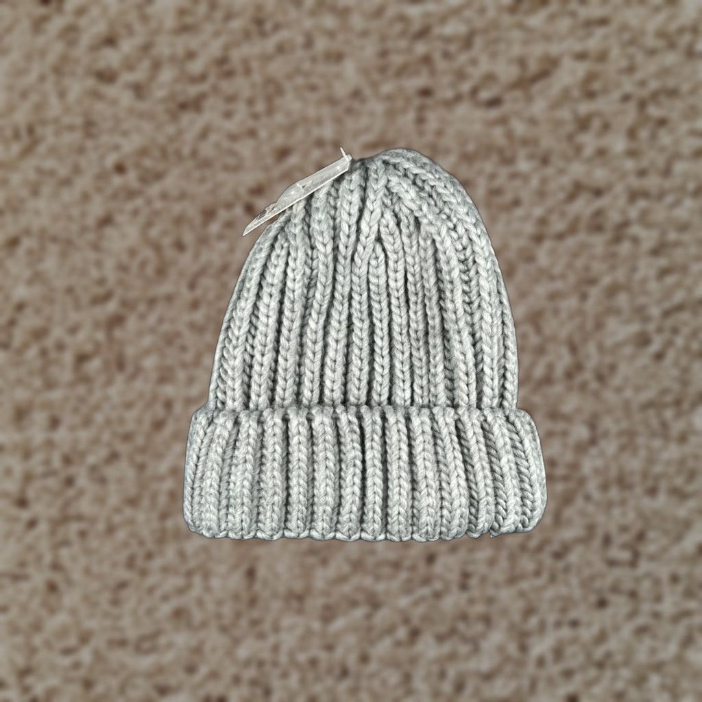 Forever 21 FOREVER 21 Beanie Toque Women One Size Gray Knit 100% Acrylic Snow Ski NEW Size ONE SIZE - 1 Thumbnail