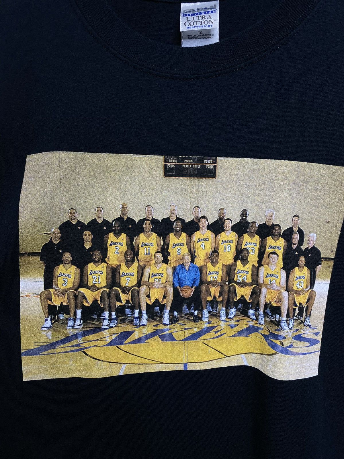 Vintage Vintage 06’ Lakers Team T-Shirt Vtg Kobe Tee Size Large Size US L / EU 52-54 / 3 - 3 Thumbnail