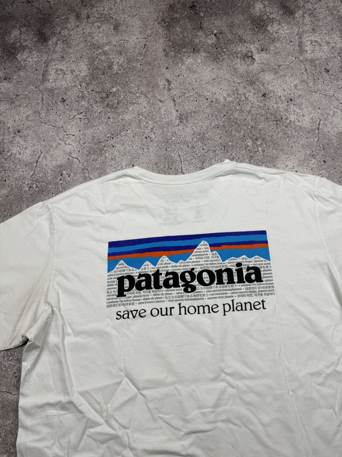 Patagonia Vintage Patagonia Y2K Big Logo T-Shirt Tee Arcteryx Style Size US L / EU 52-54 / 3 - 4 Thumbnail