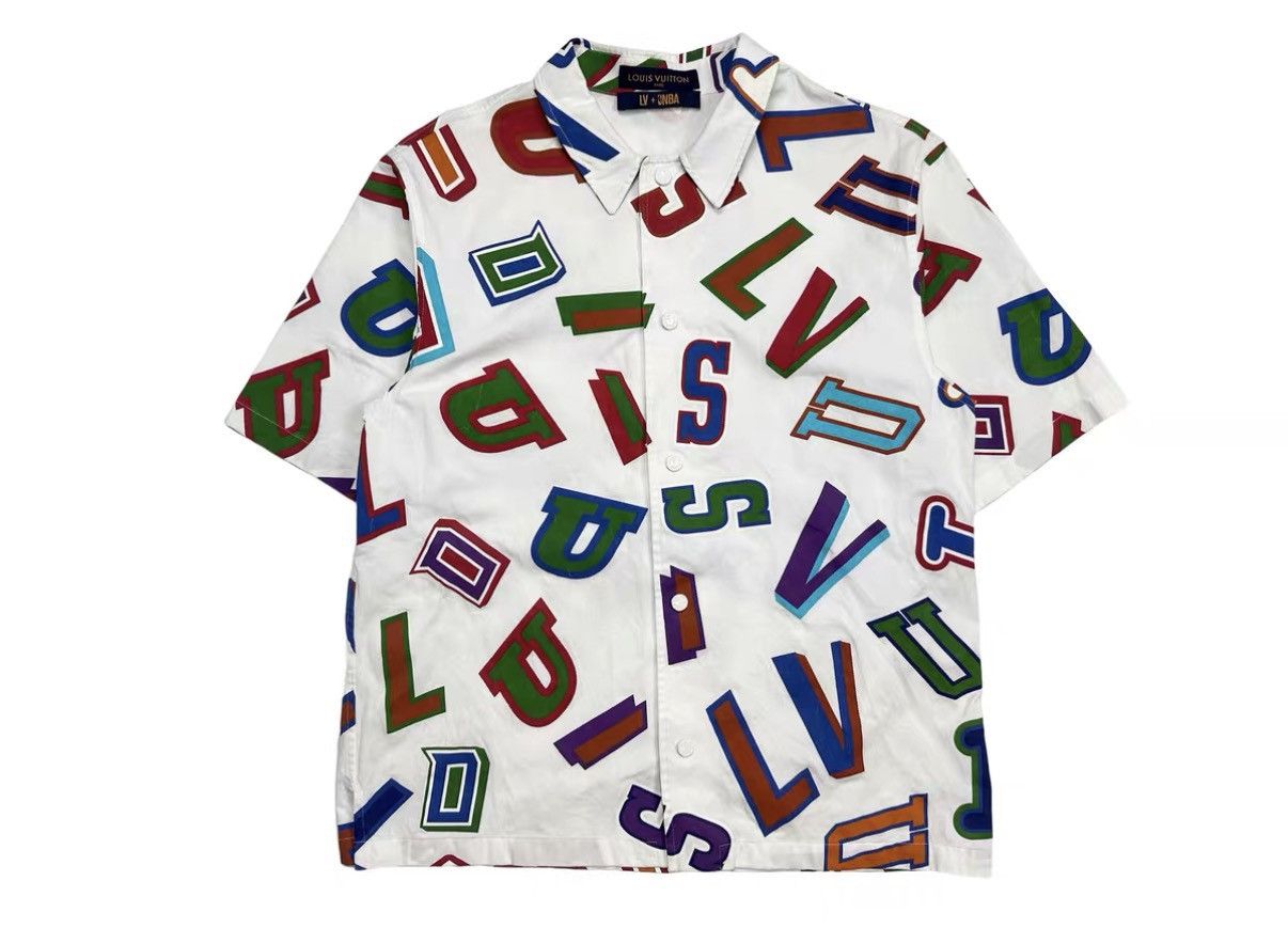 Louis Vuitton Louis Vuitton LV x NBA Print Short Sleeve Shirt J31 Size US XL / EU 56 / 4 - 1 Thumbnail