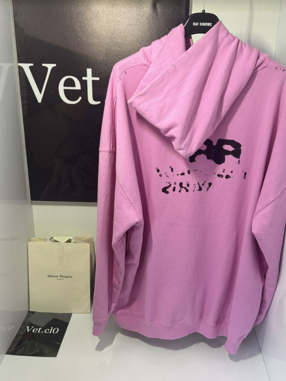 Balenciaga ✅Balenciaga distressed pink “Hand Drawn BB”oversize hoodie Size US S / EU 44-46 / 1 - 2 Thumbnail
