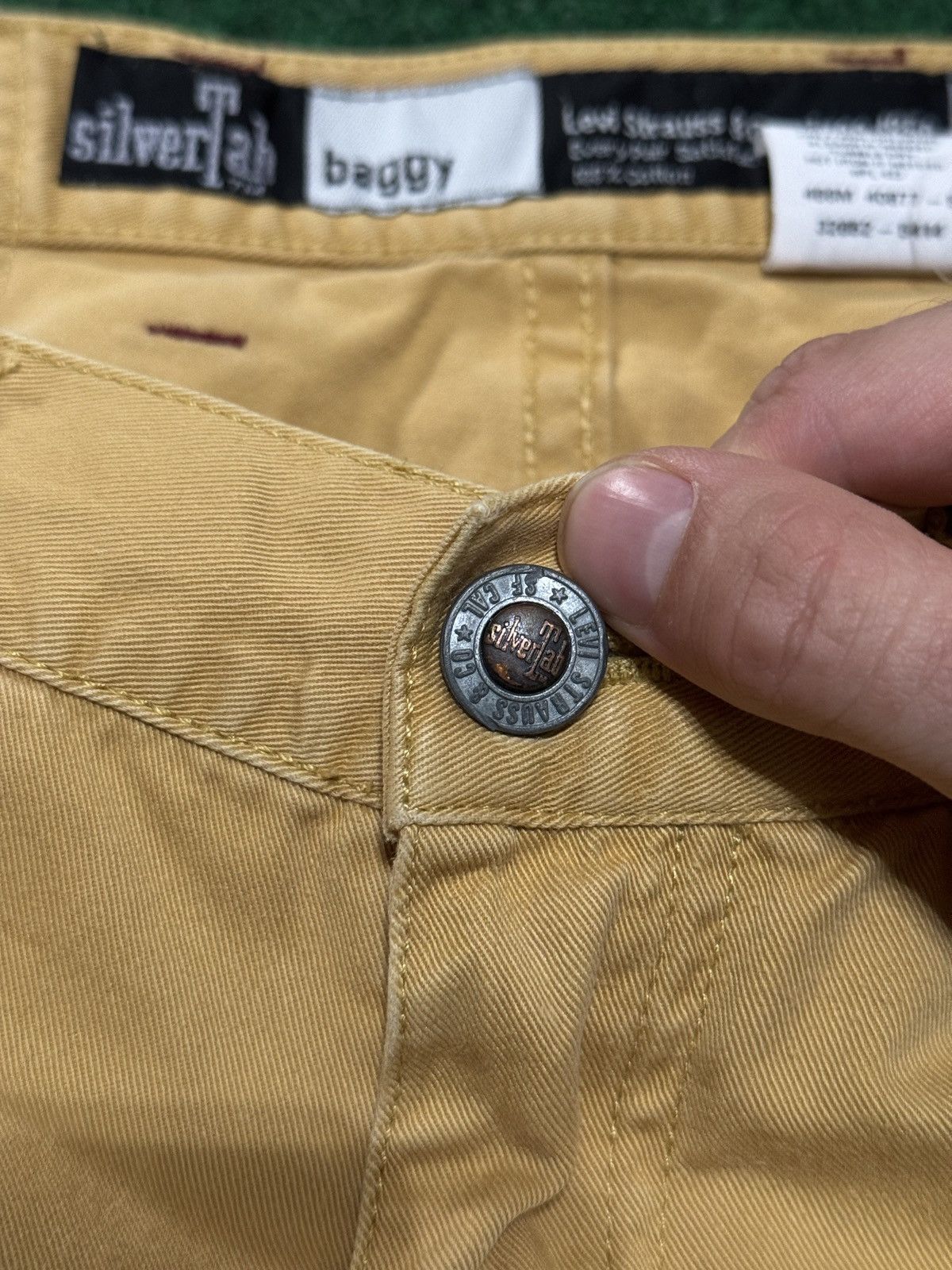Levi's Vtg 90s Levi’s Silvertab Baggy Yellow Skater Grunge Shorts Size US 34 / EU 50 - 9 Thumbnail