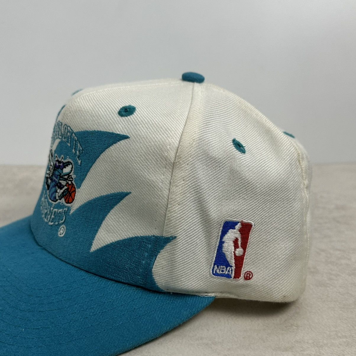 Logo Athletic × NBA × Vintage Vintage 90s Shark Tooth Charlotte Hornets Gen 1 Hat Size ONE SIZE - 3 Thumbnail