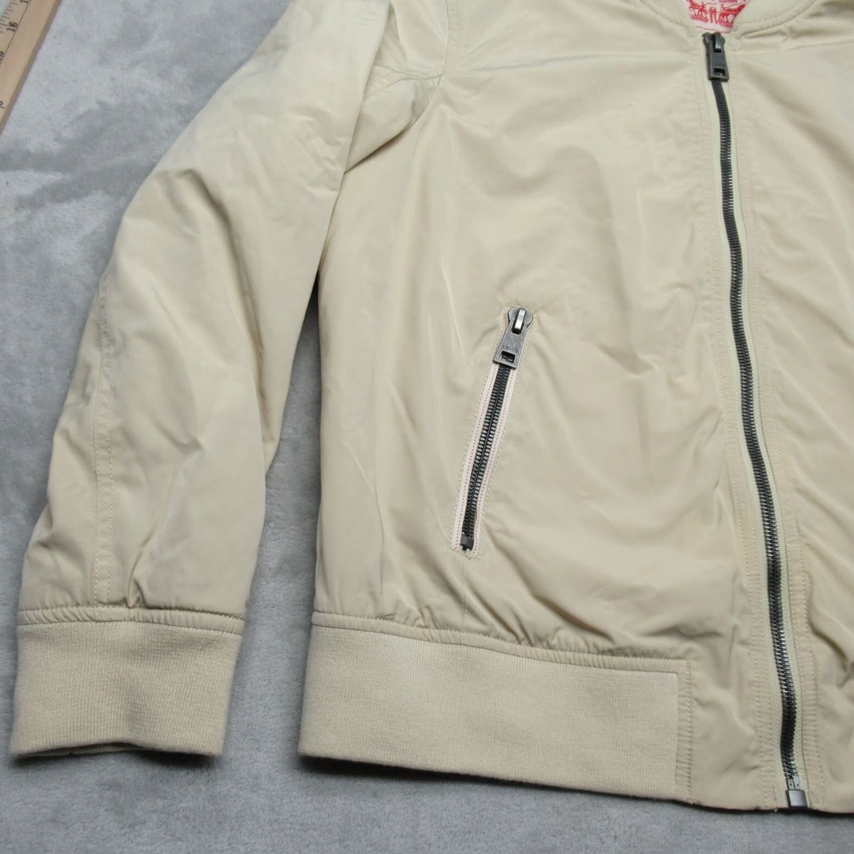 Levi's Levi's Jacket Mens XL Cream Full Zip Bomber Pockets Lined Wool? Polyester (adjusted to original words only; but answer requires just rearranged title) Size US XL / EU 56 / 4 - 5 Thumbnail