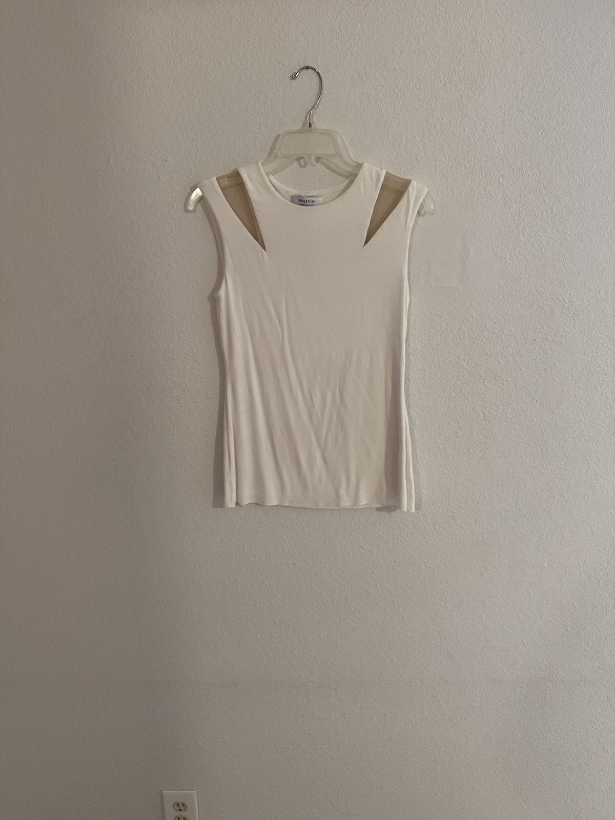 Bailey 44 Bailey 44 Ivory cutout tank top Size M / US 6-8 / IT 42-44 - 1 Thumbnail