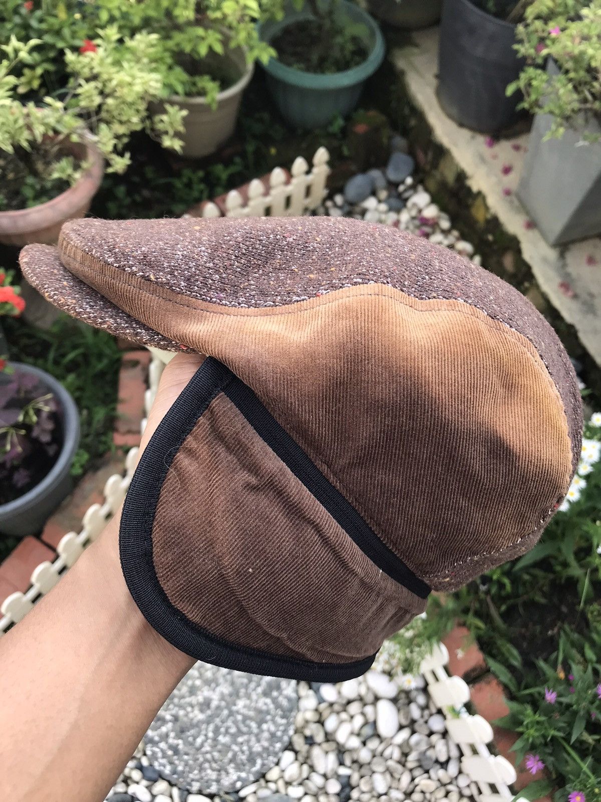 Other VINTAGE FULL HOUSE EAR WARMERS BARETTA FLAT CAP NEWSBOY Size ONE SIZE - 6 Thumbnail