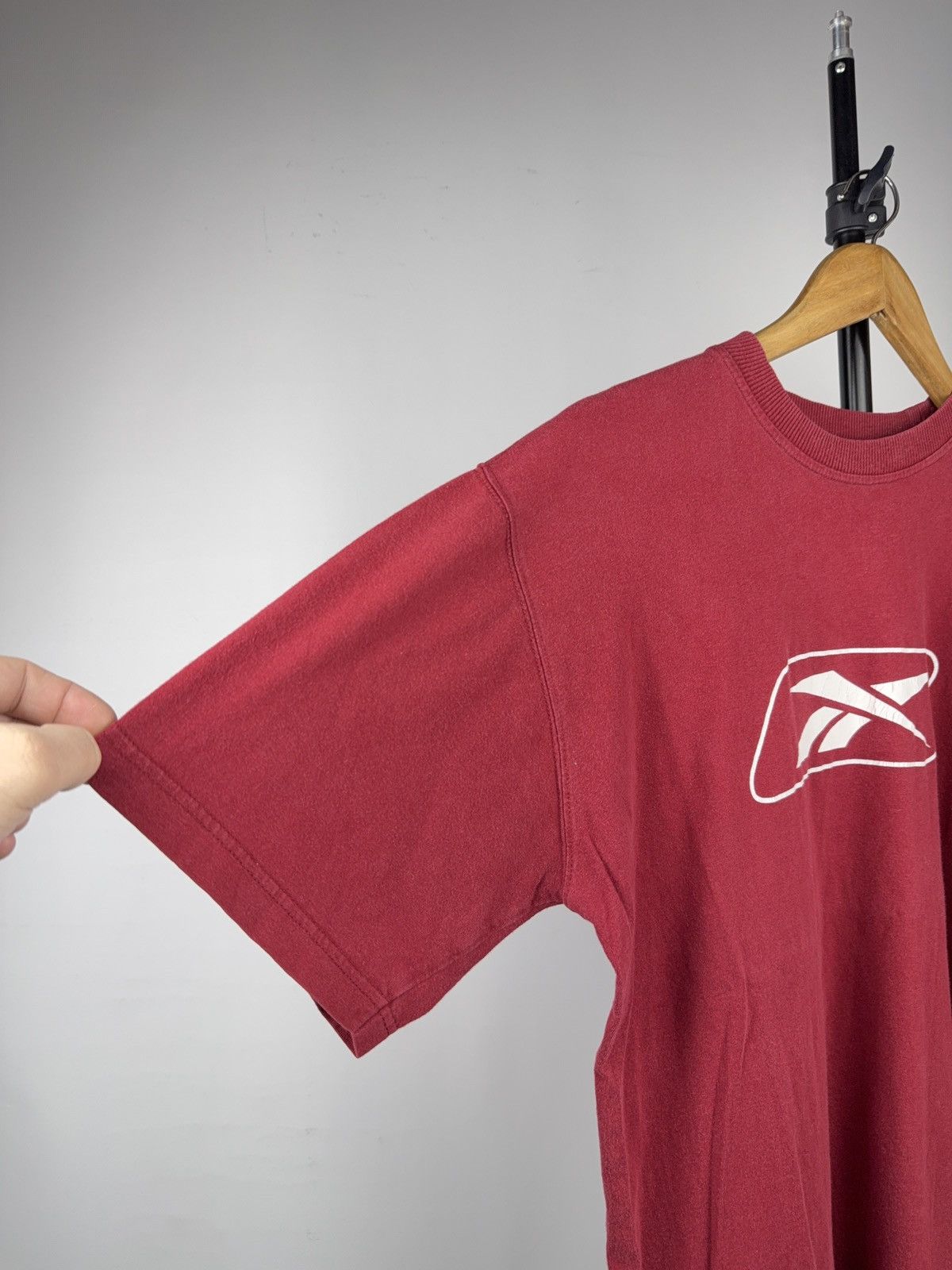 Reebok 00s Retro Vintage Reebok Classic Logo T-Shirt Burgundy Red Size US S / EU 44-46 / 1 - 5 Thumbnail