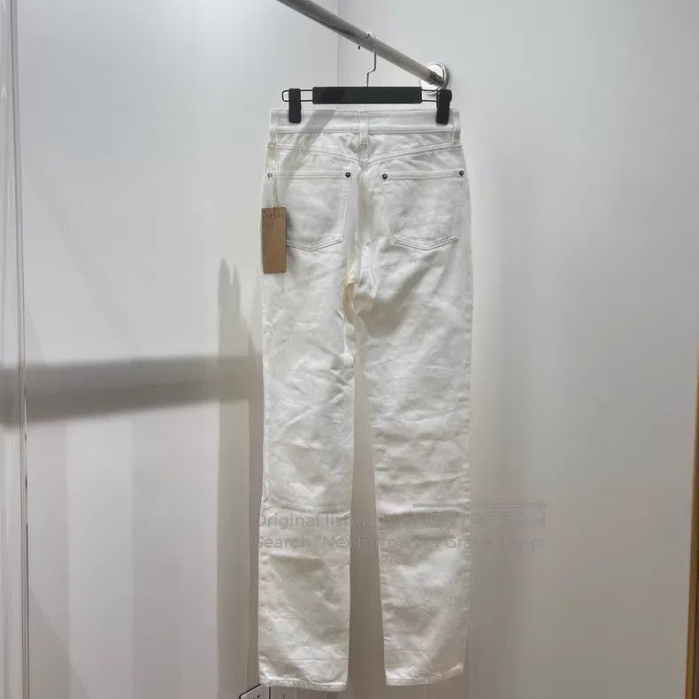 Louis Vuitton Louis Vuitton Solid logo mid-rise straight leg jeans Size US 34 / EU 50 - 2 Thumbnail
