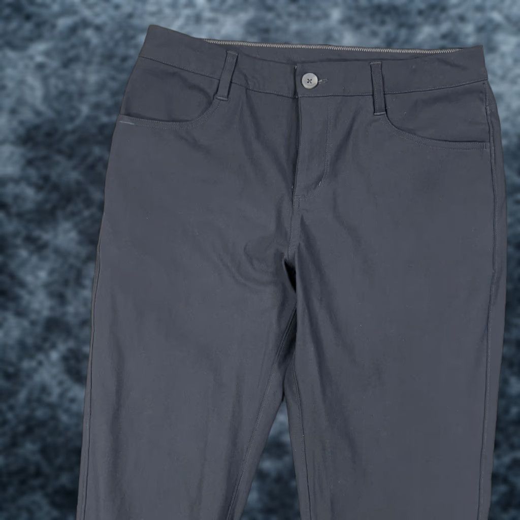 Vuori Mens Pants 30x32 Gray Chino Meta Athletic Slim Tech Performance Stretch Regular Straight Logo Pockets Adult Mens