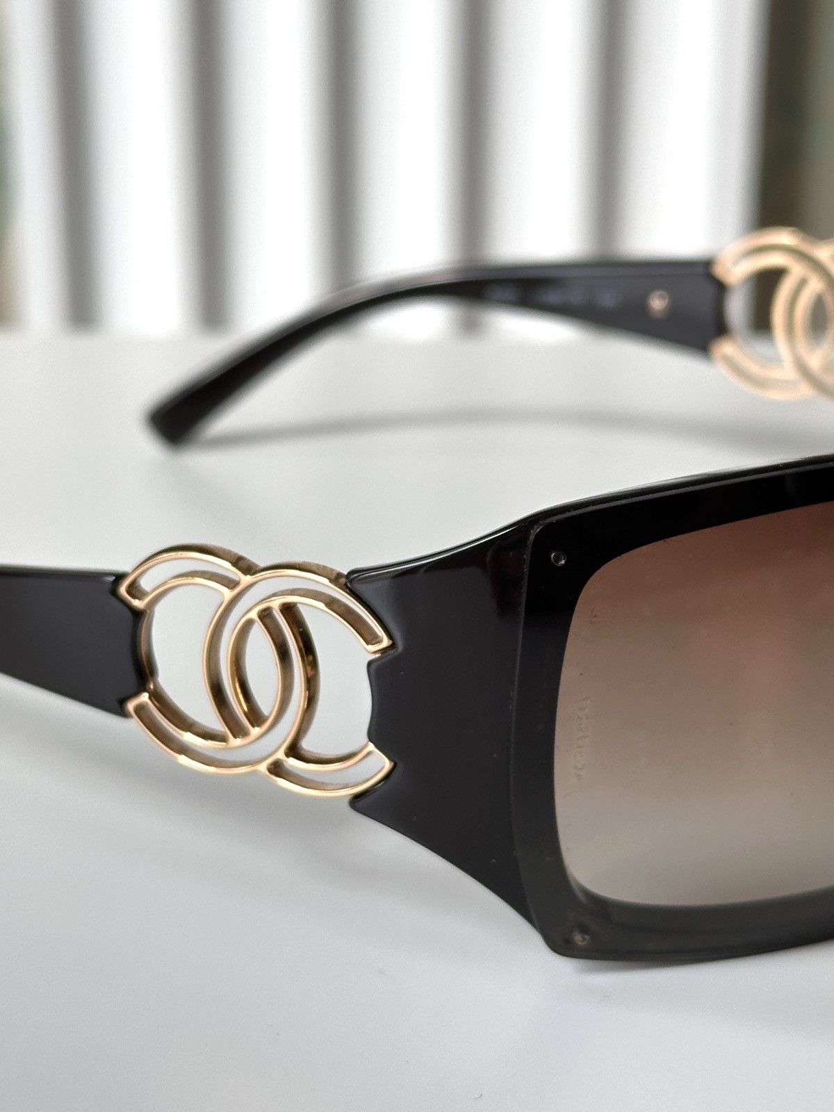 CHANEL CC Logo Shield Mask Brown Sunglasses 6020 Y2K display picture 2