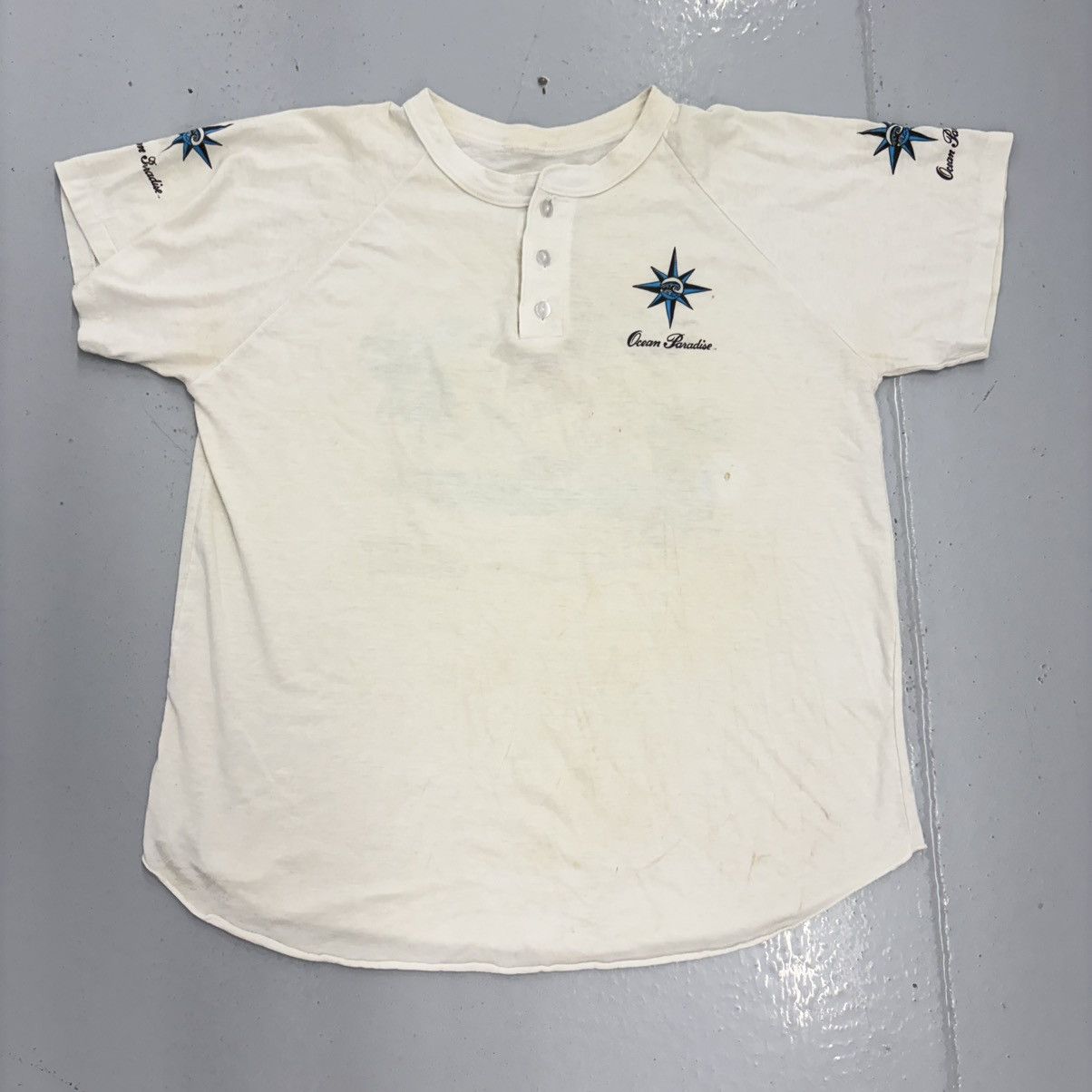 Other Vintage 70s Ocean Paradise White Henley Graphic T-Shirt Size US M / EU 48-50 / 2 - 1 Thumbnail