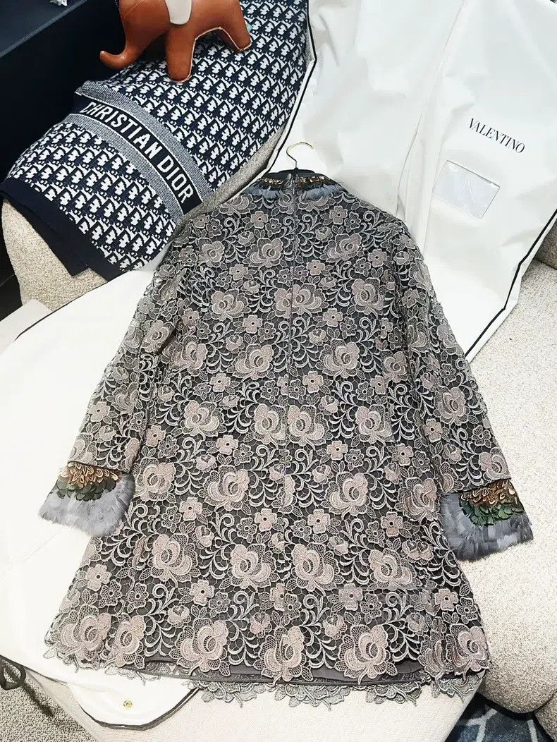 Other Valentino Coffee-coloured lace patched with feather collar Size M / US 6-8 / IT 42-44 - 2 Thumbnail
