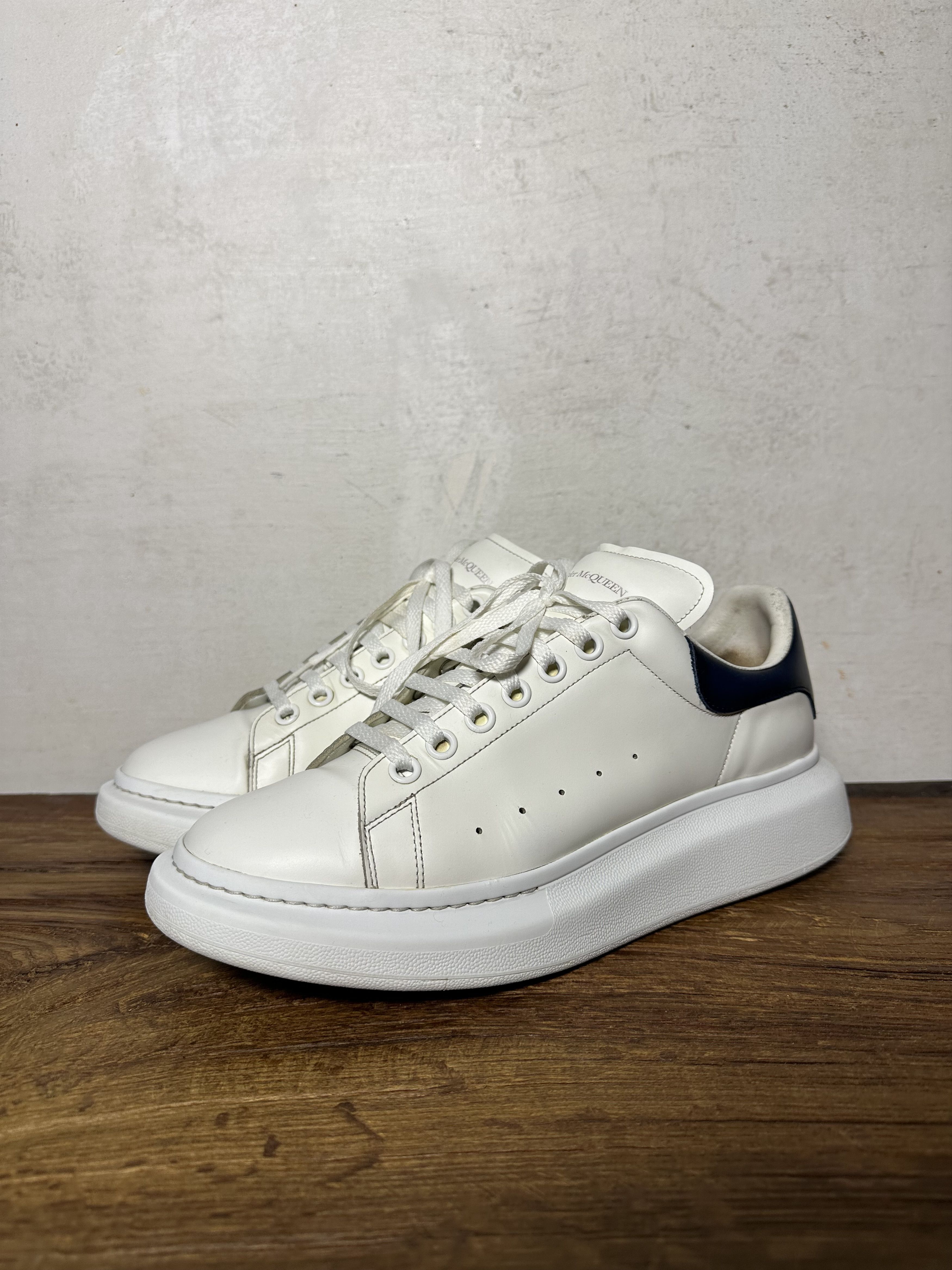 Alexander McQueen Alexander Mcqueen Oversized Sneaker White Size US 11 / EU 44 - 2 Thumbnail