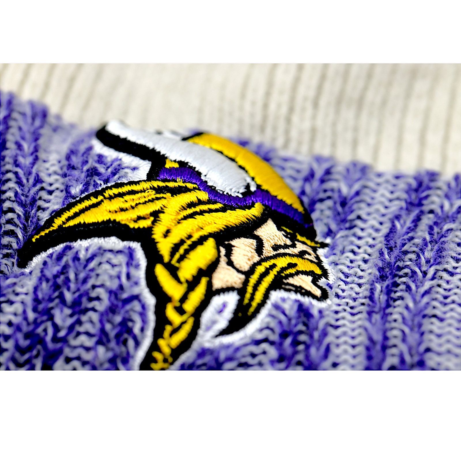 NFL × New Era Minnesota Vikings New Era NFL Winter Pom Cuffed Beanie Hat Size ONE SIZE - 5 Thumbnail